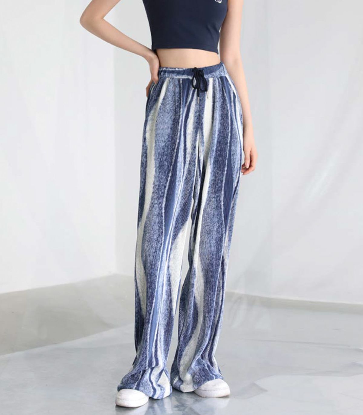 어반드레스(AVANDRESS) WAVE PLEATS PANTS - 2COL