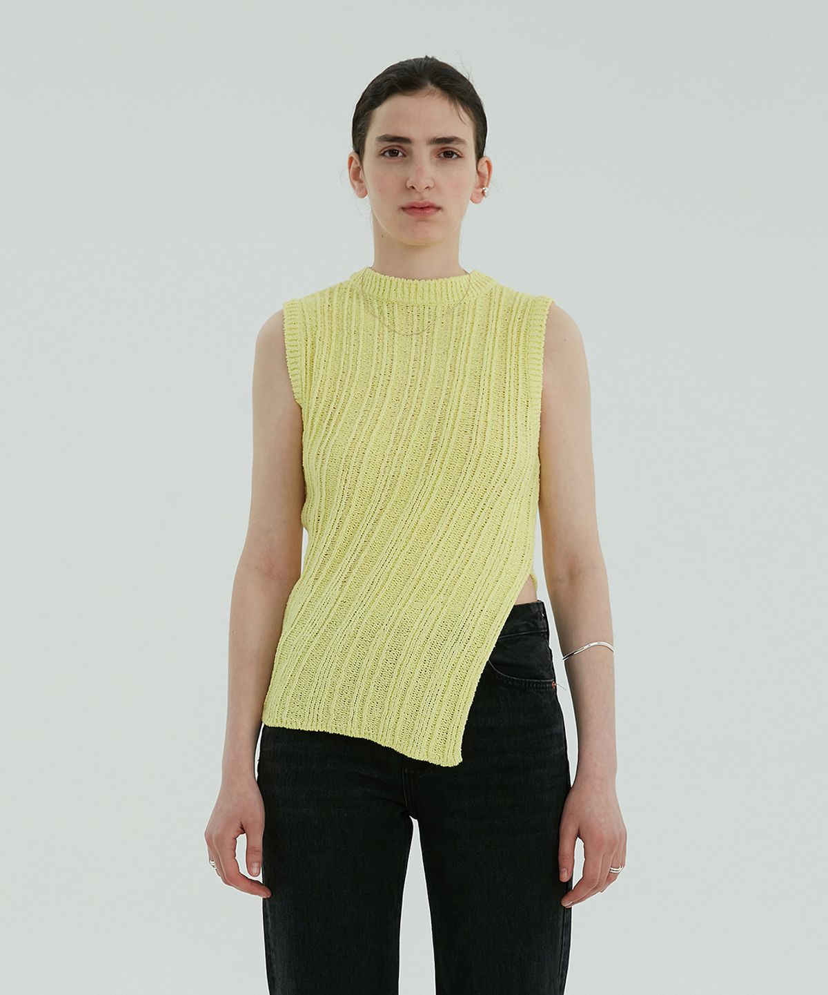 렘플레이스먼트(REMPLACEMENT) ASYMMETRIC SLEEVELESS - LIME YELLOW