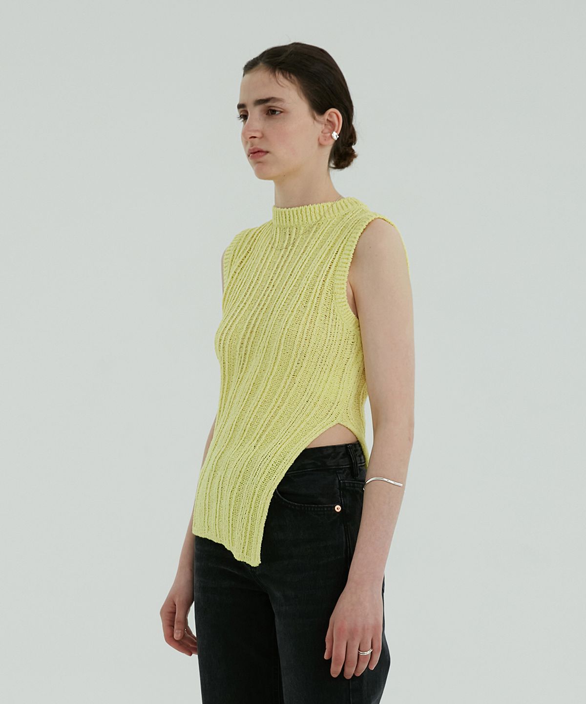 렘플레이스먼트(REMPLACEMENT) ASYMMETRIC SLEEVELESS - LIME YELLOW