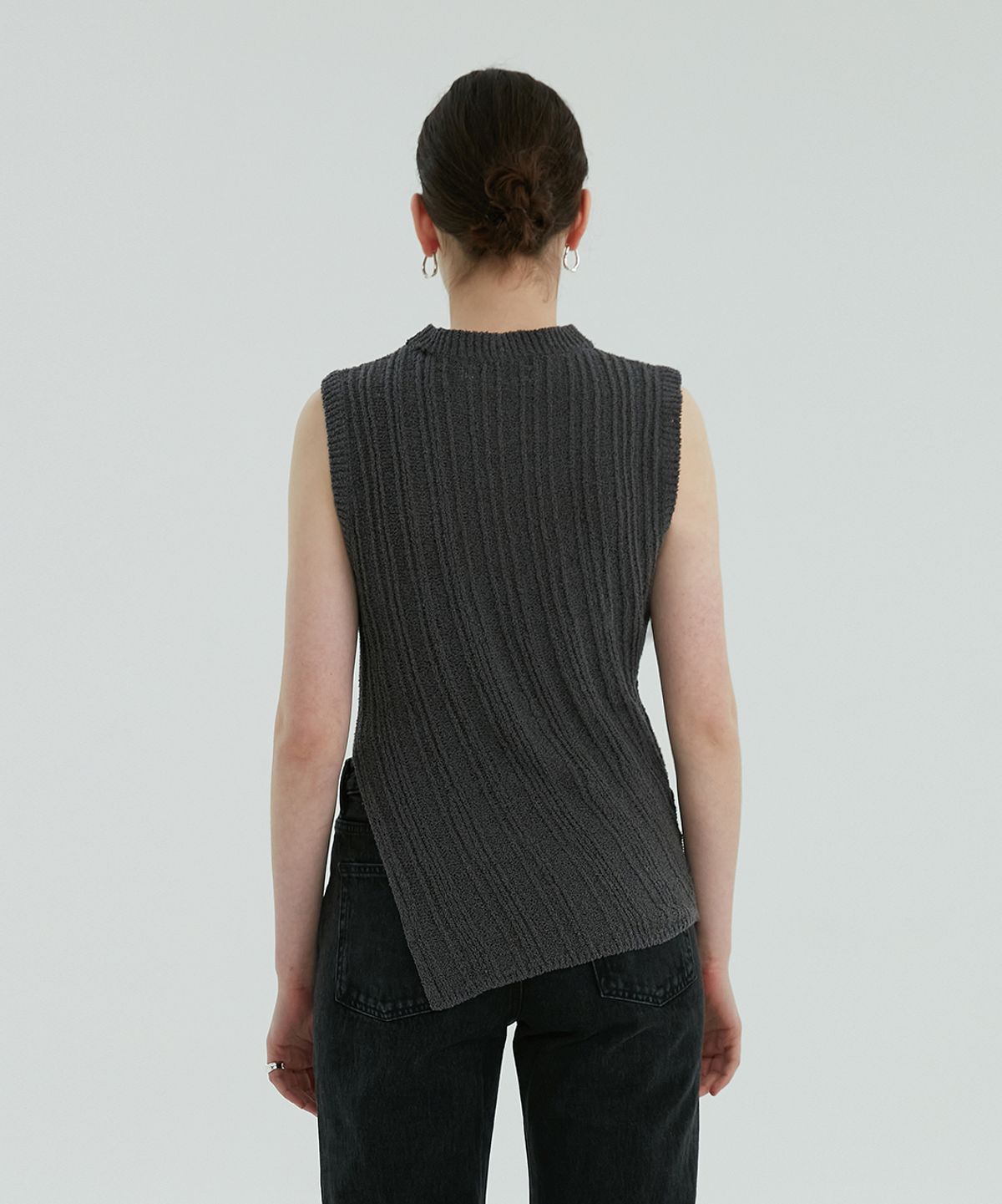 렘플레이스먼트(REMPLACEMENT) ASYMMETRIC SLEEVELESS - CHARCOAL