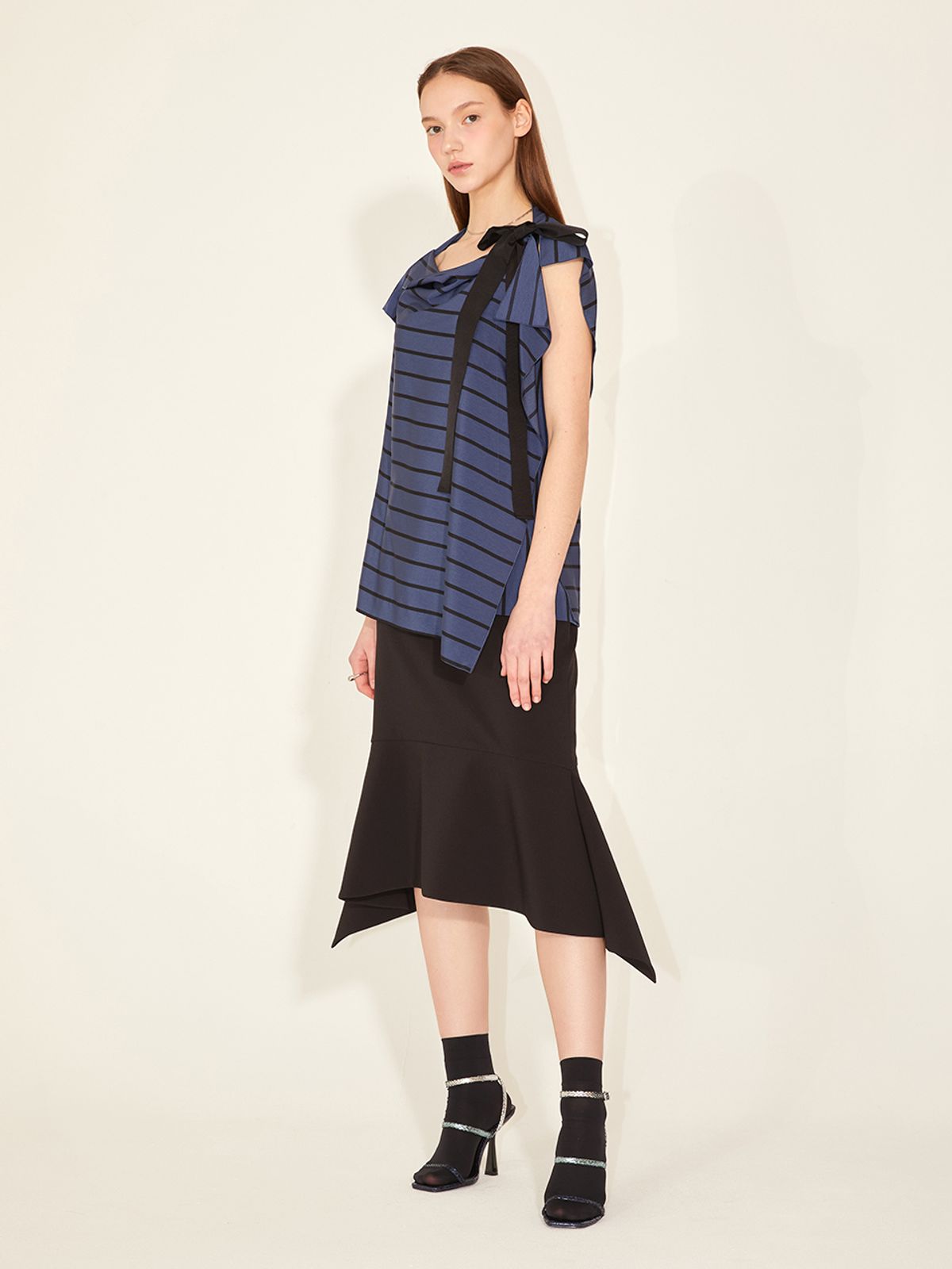 르이엘(LE YIEL) Flare Skirt_Black 플레어 스커트_블랙
