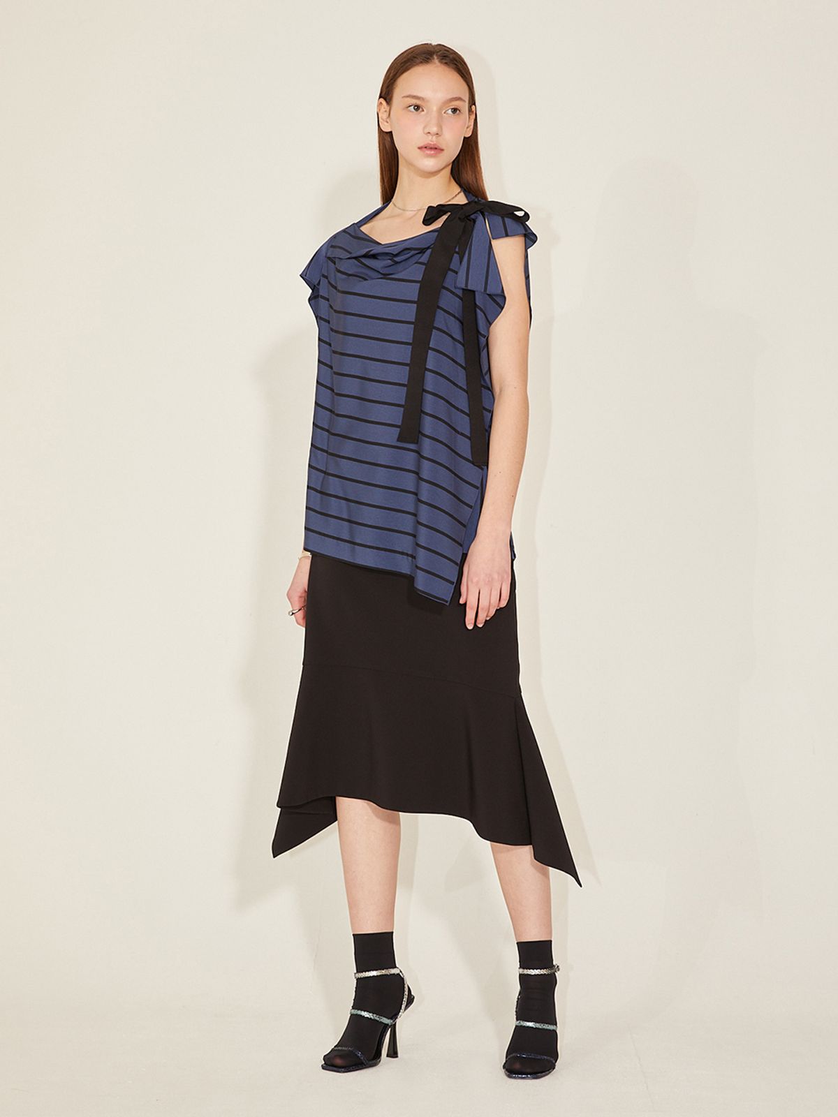 르이엘(LE YIEL) Flare Skirt_Black 플레어 스커트_블랙