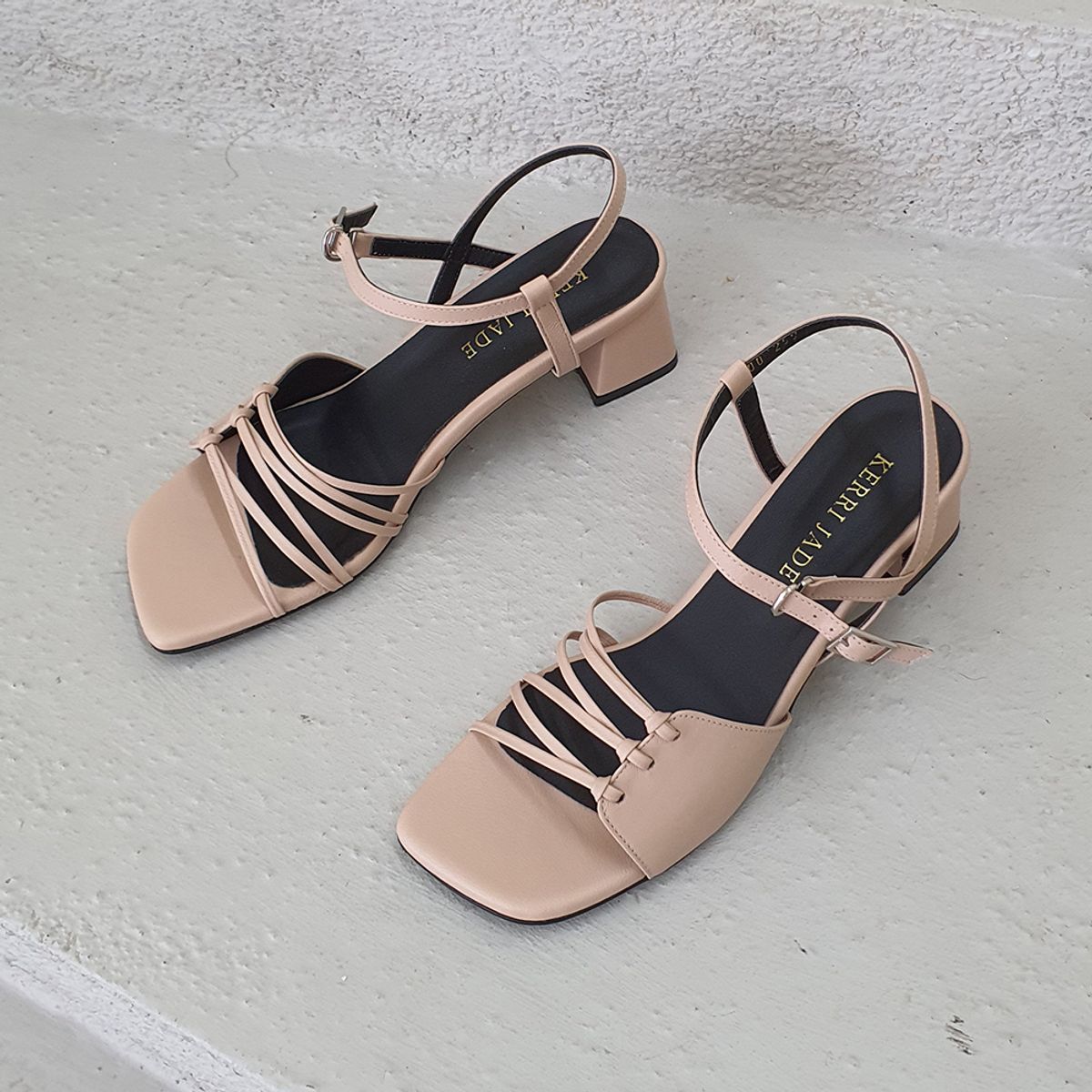 케리제이드(KERRIJADE) Inner Comb Sandal_PinkBeige