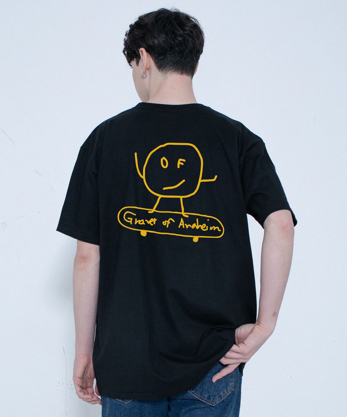 그레이버(GRAVER) [UNISEX]라인 도트보드 백프린팅 반팔티_블랙