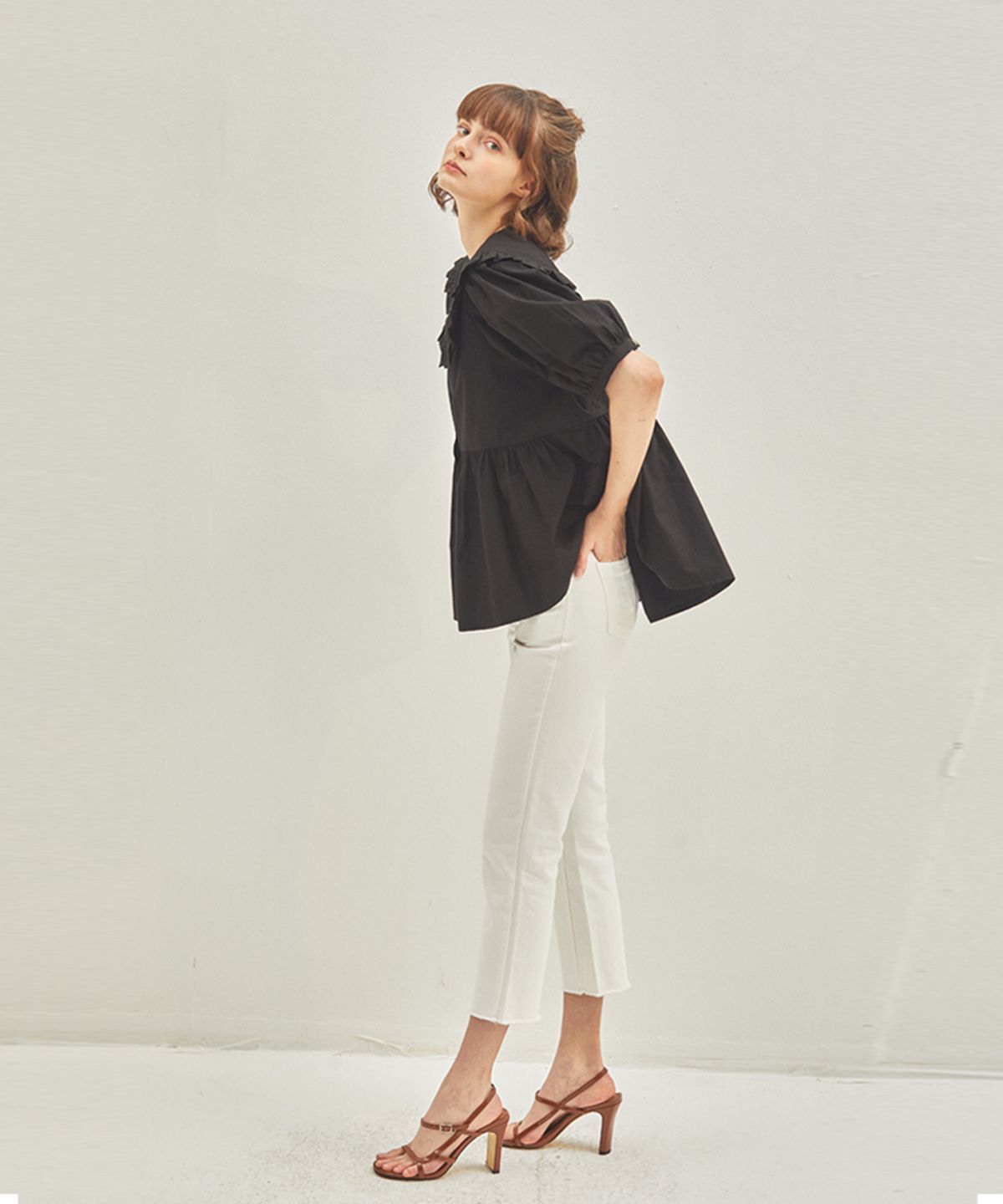 마나비스세븐(MANAVIS7) Lilly Frill Blouse Black