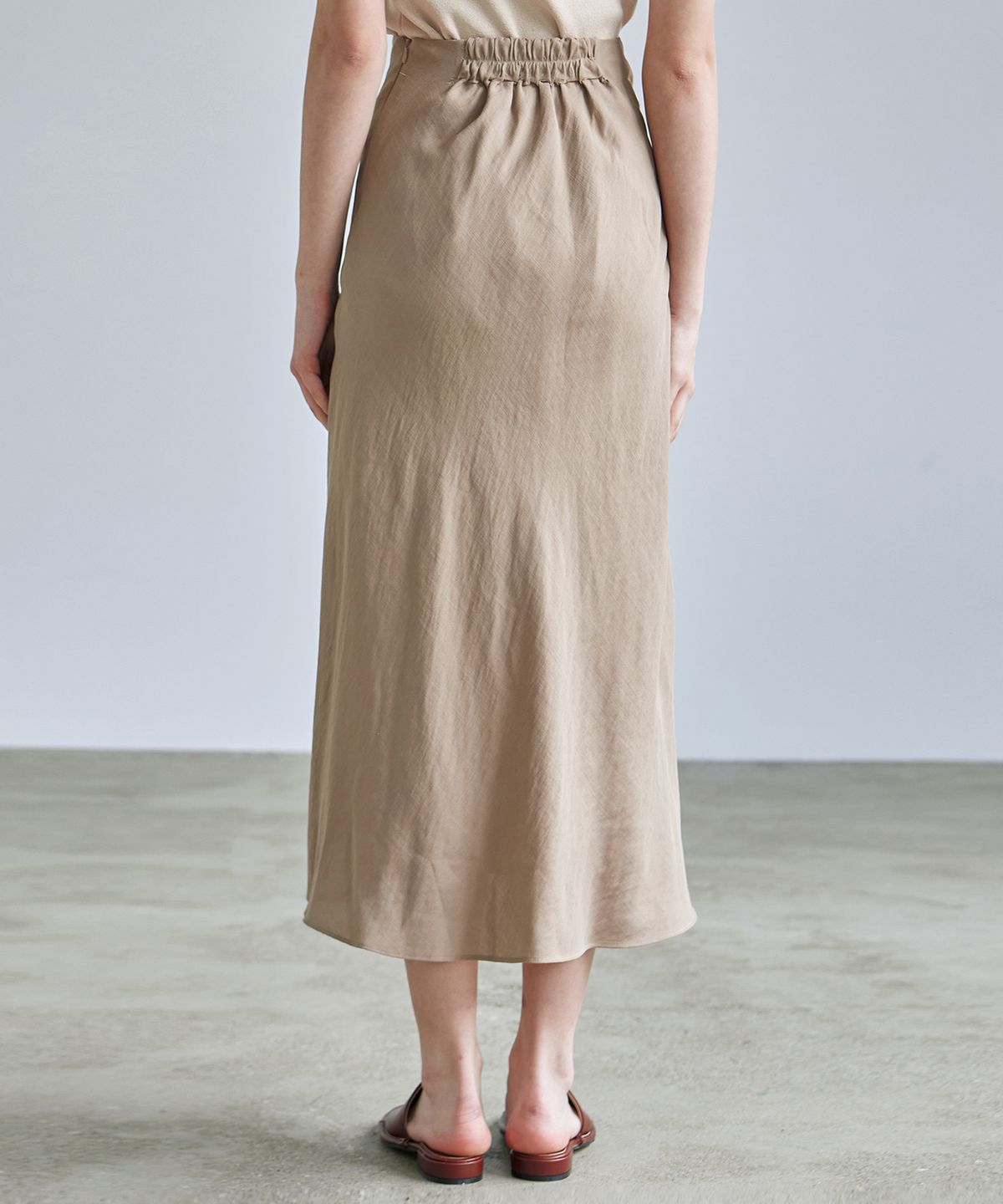 닉앤니콜(NICK&NICOLE) SATIN LONG SKIRT_BEIGE