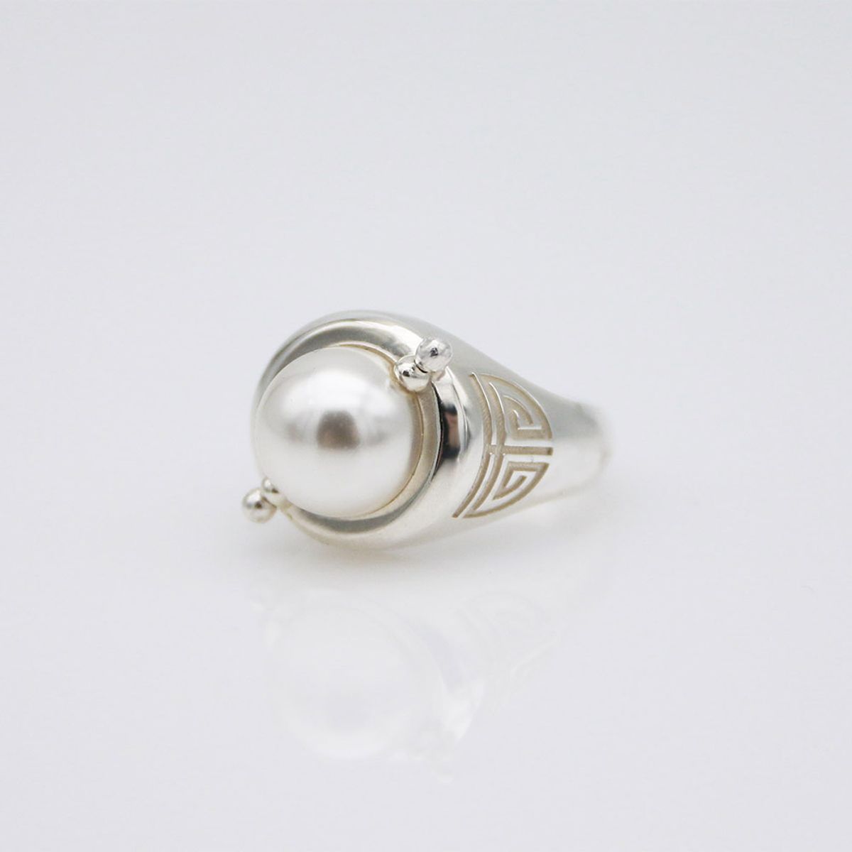 바이물드(BY MULDE) 고누 놀이 반지 _ 진주 Gonu nori ring _ pearl