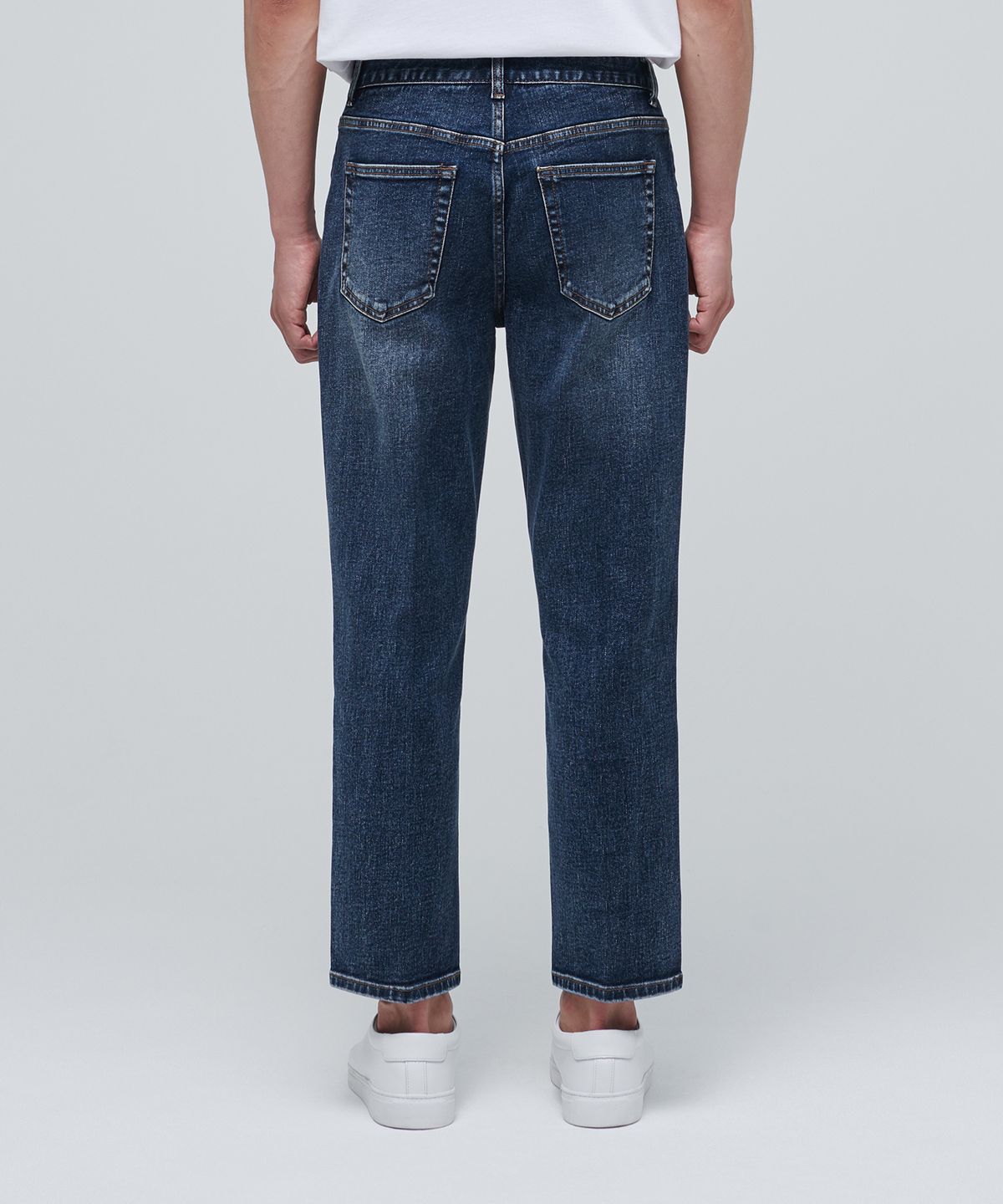 무신사 스탠다드(MUSINSA STANDARD) 테이퍼드 크롭 데님 팬츠 [미디엄 인디고]