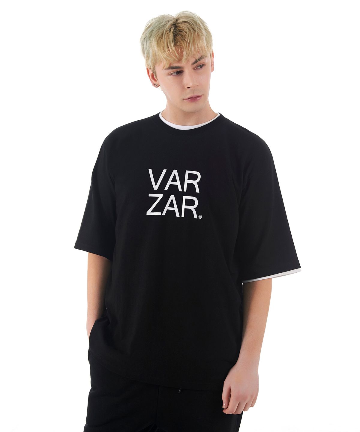 바잘(VARZAR) 오리지널 화이트 빅로고 반팔 티셔츠 블랙