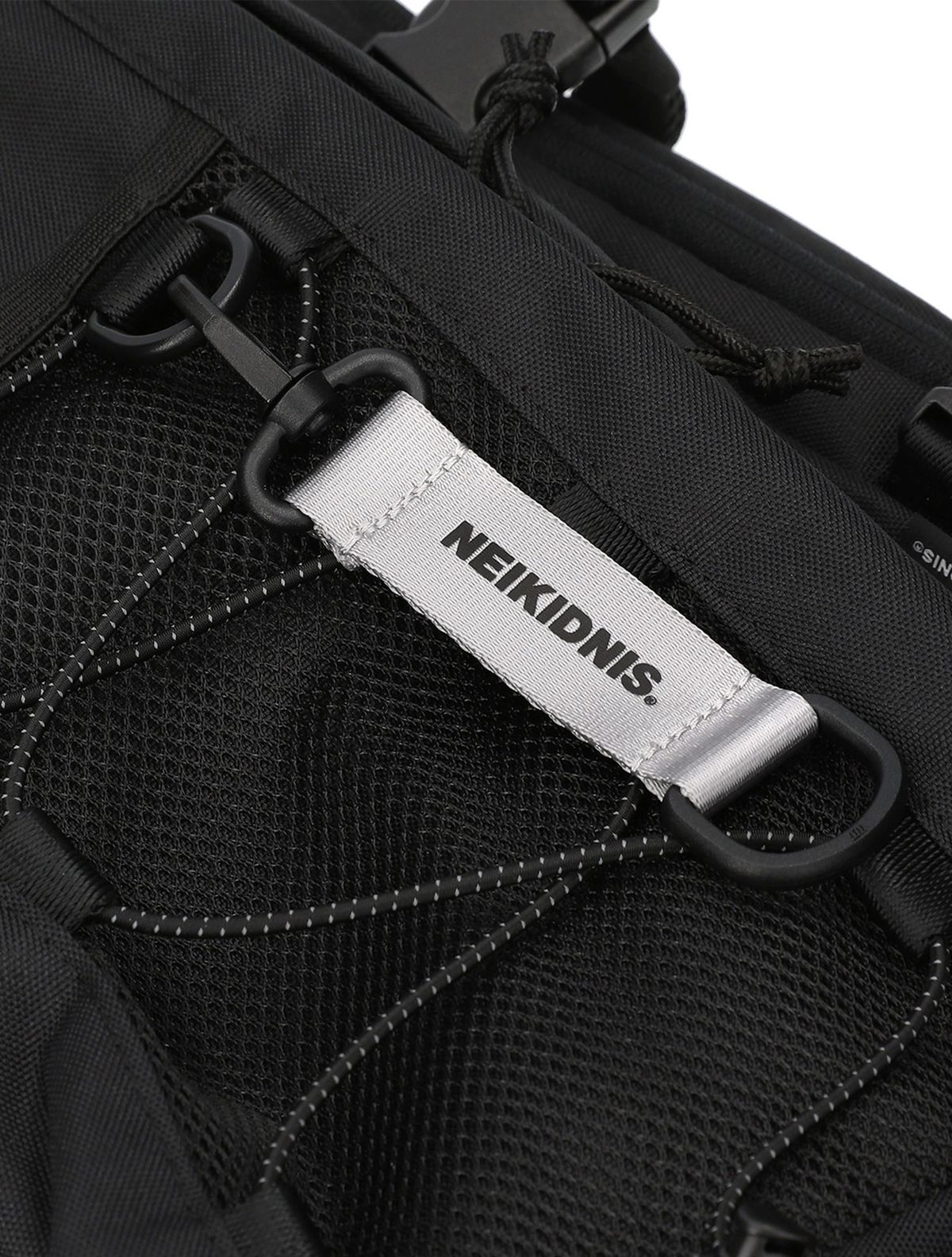 네이키드니스(NEIKIDNIS) BASIC LOGO KEY HOLDER / SILVER