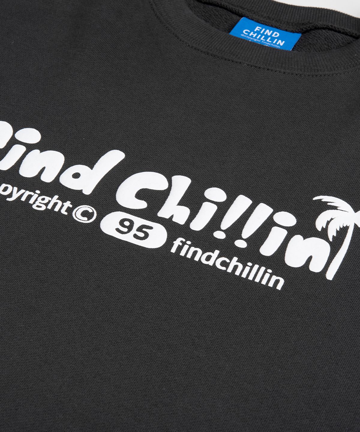 파인드칠린(FINDCHILLIN) CB1121 팜트리 로고 맨투맨 차콜블랙