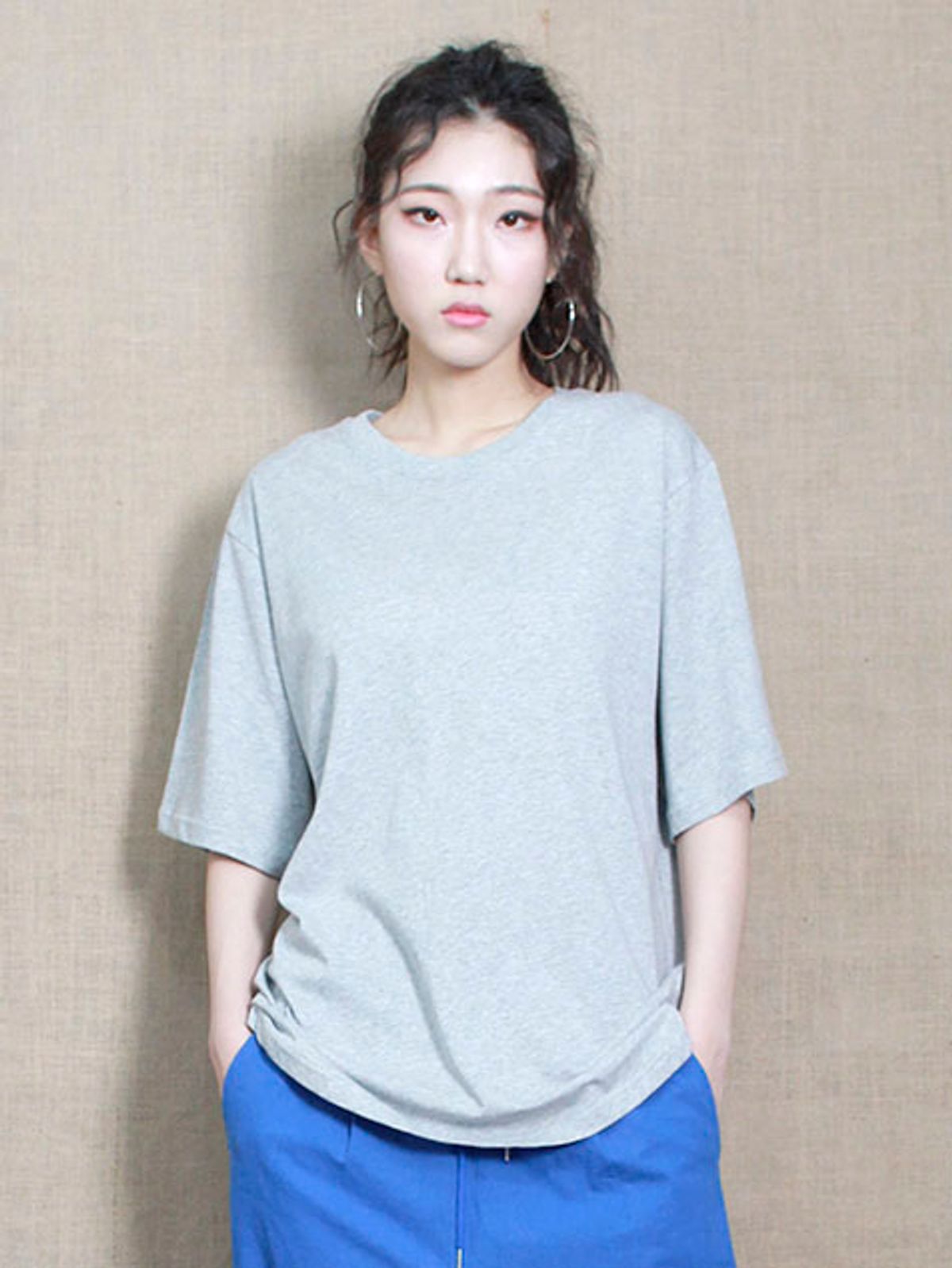 드마크(DEMARC) 유니섹스 루즈핏 30수 무지 레이어드 반팔티 그레이