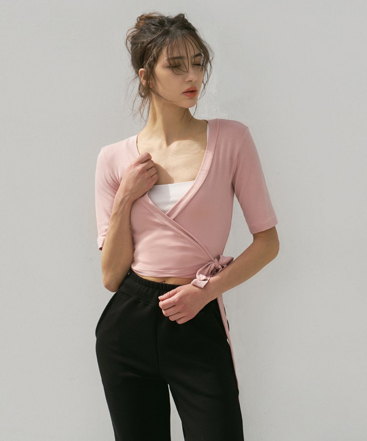 데비웨어(DEVIWEAR) 여성 요가복 DEVI-T0066-살몬핑크 필라테스 발레 스트랩 가디건 반팔티