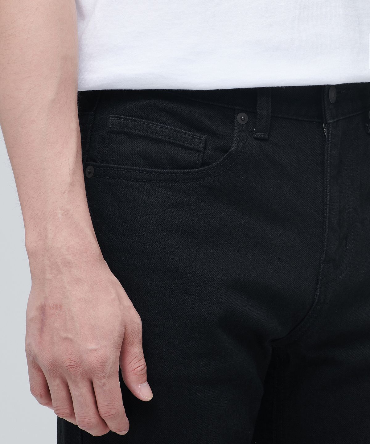무신사 스탠다드(MUSINSA STANDARD) CALIK 슬림 크롭 데님 팬츠 [블랙]
