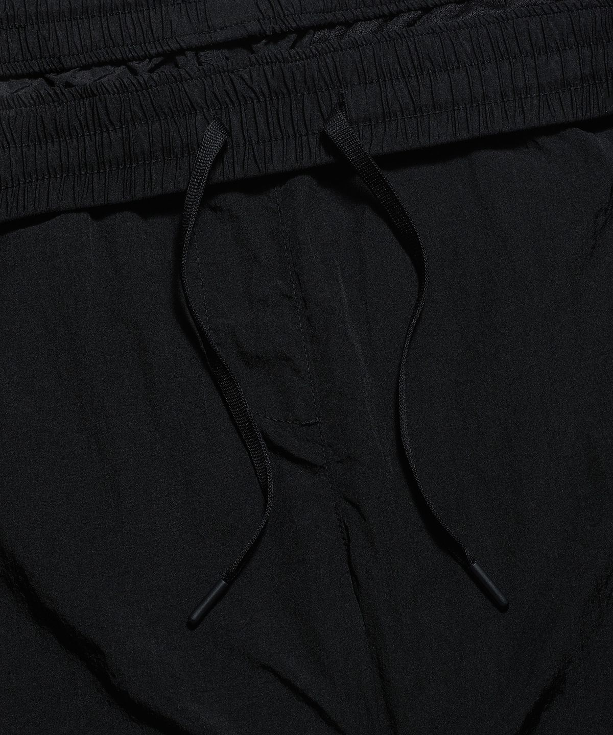 무신사 스탠다드(MUSINSA STANDARD) 브라이트 나일론 조거 팬츠 [블랙]