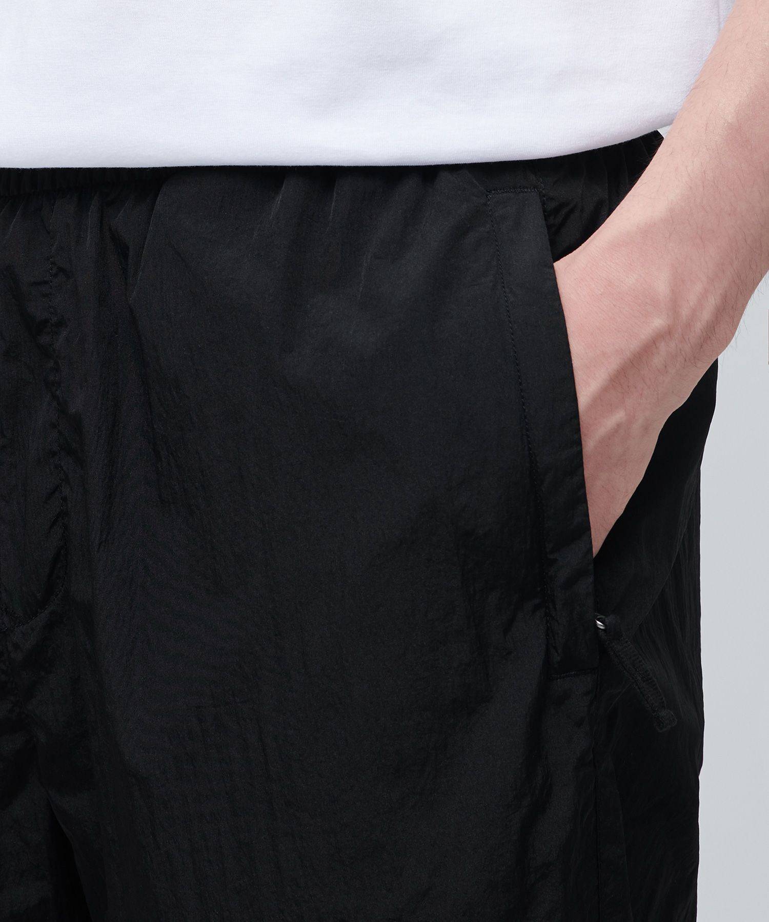 MUSINSA | MUSINSA STANDARD BRIGHT NYLON JOGGER PANTS [BLACK]