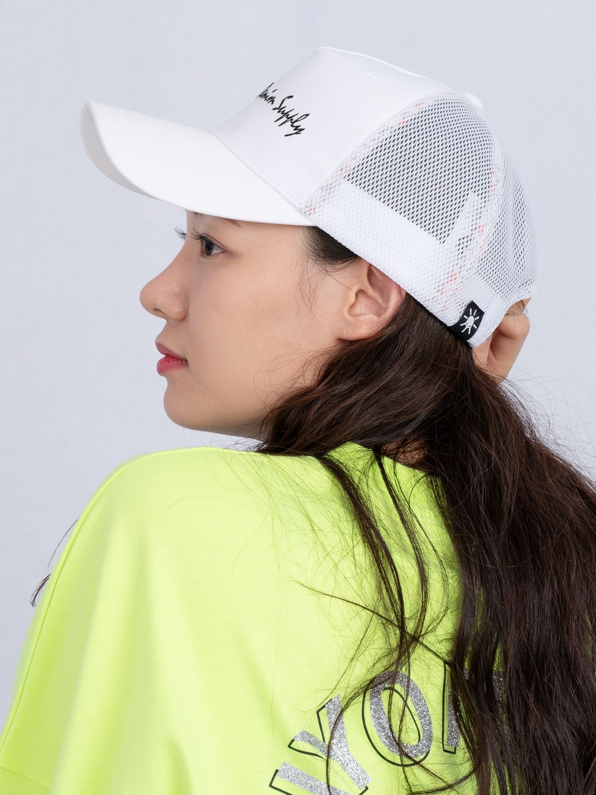 모빈스알(MOVINS.R) AMICUS TROUBLE MESH CAP WHITE