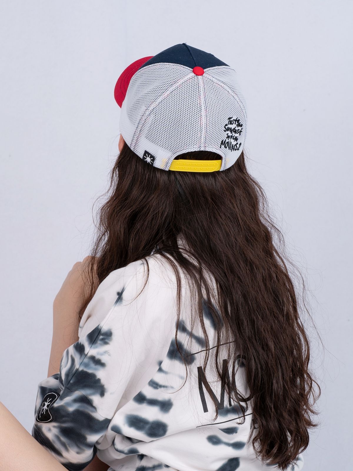 모빈스알(MOVINS.R) AMICUS TROUBLE MESH CAP NAVY WHITE RED