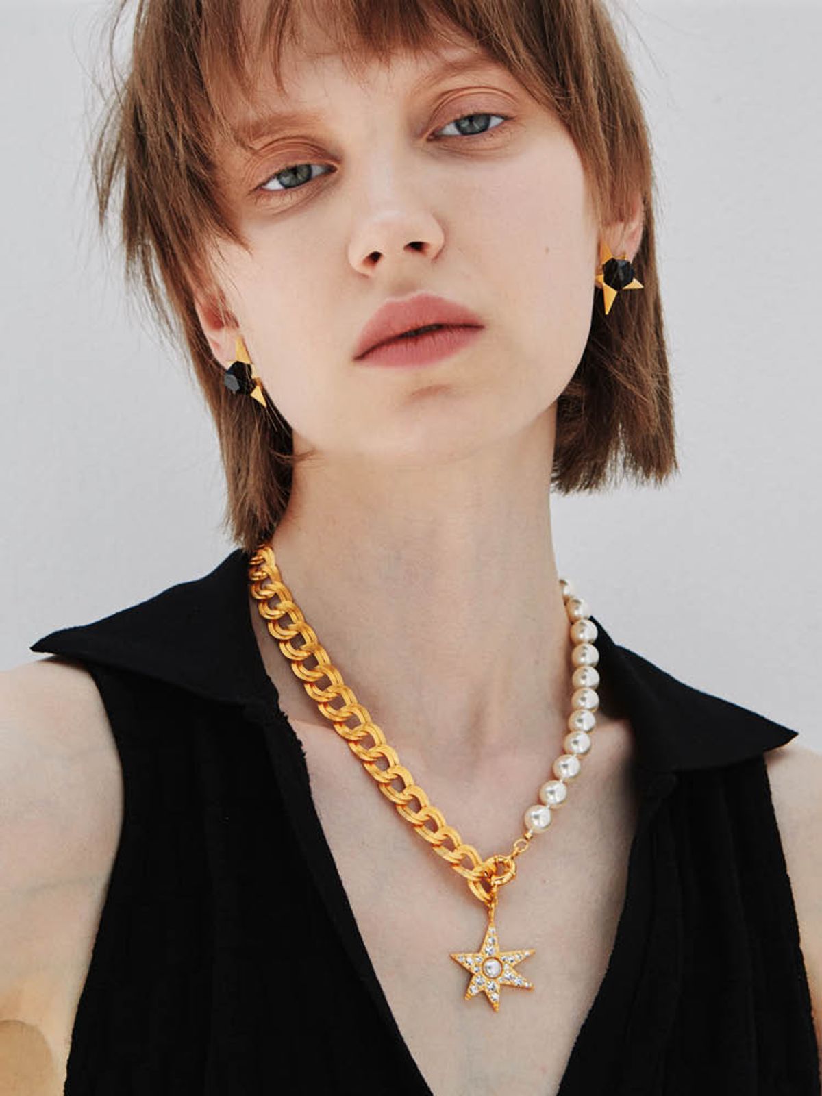 엘리오나(ELYONA) Lodestar Pearly Chain Necklace