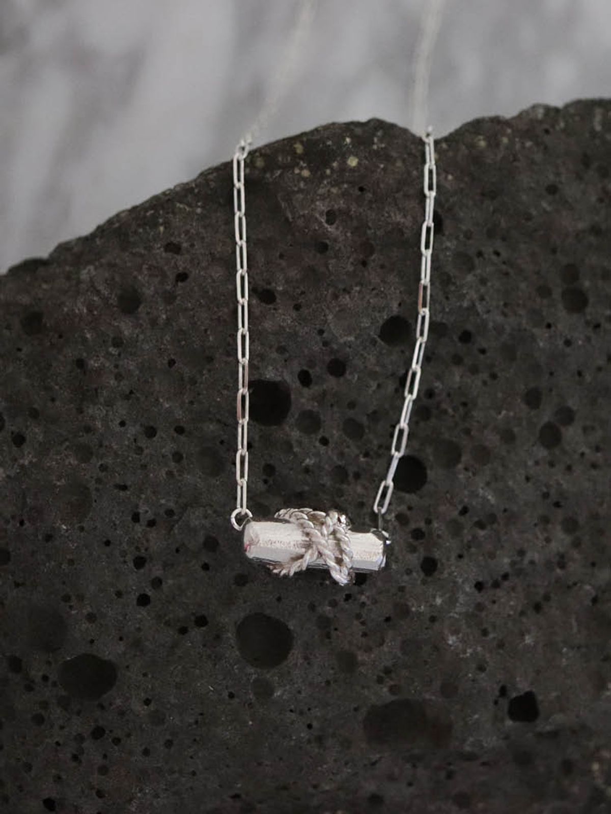 엘리오나(ELYONA) Buoy Necklace