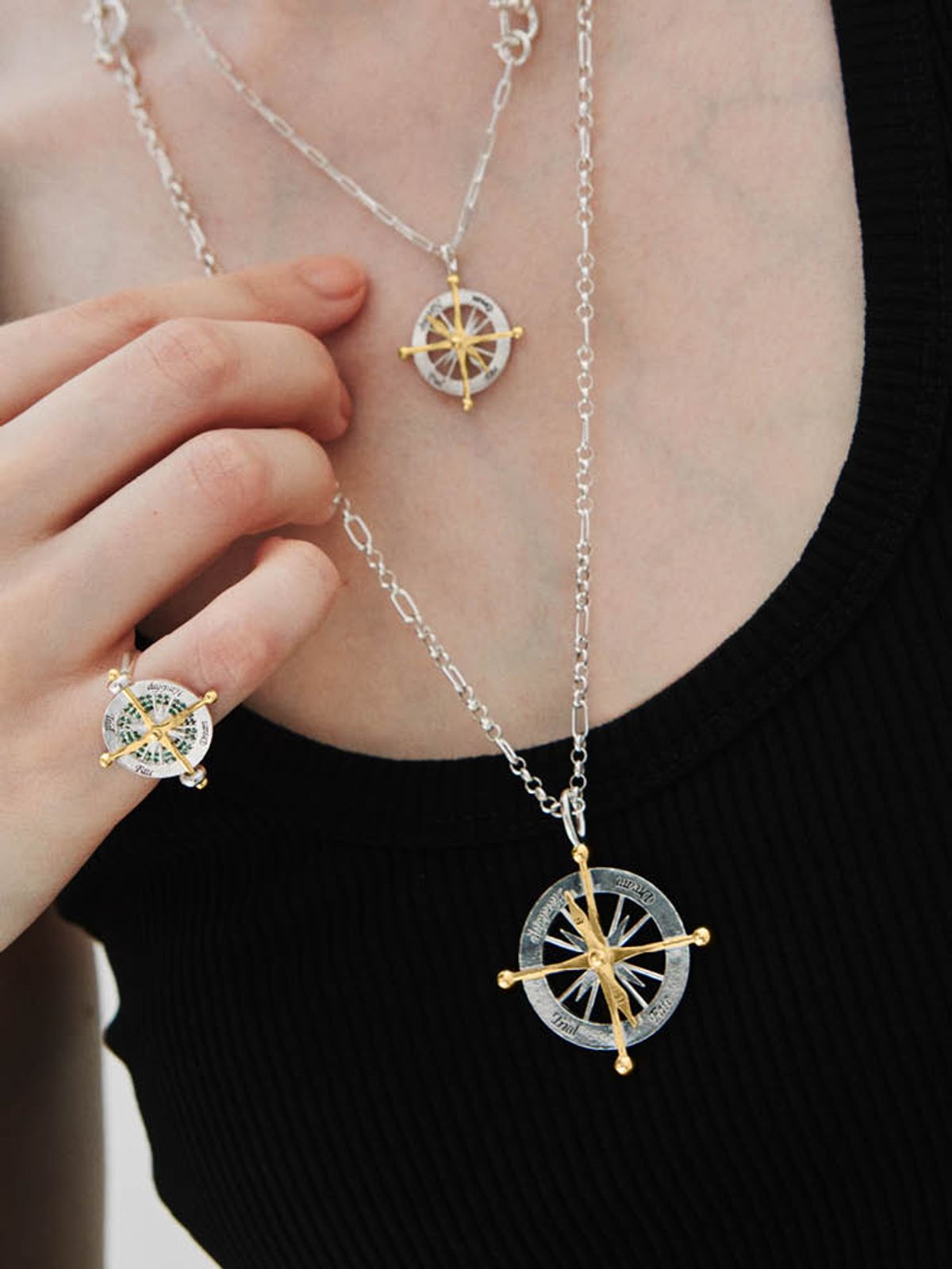 엘리오나(ELYONA) Life Cardinal Compass Necklace - Large