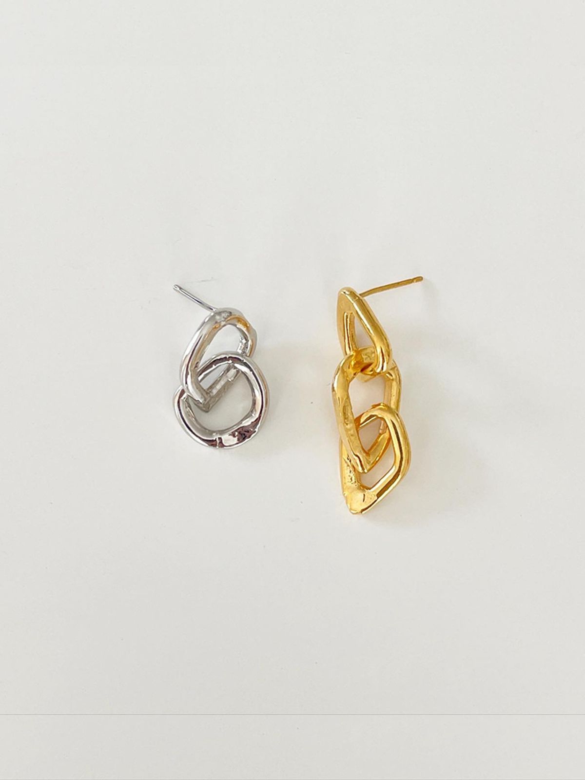 엘리오나(ELYONA) Sailors Chain Earrings