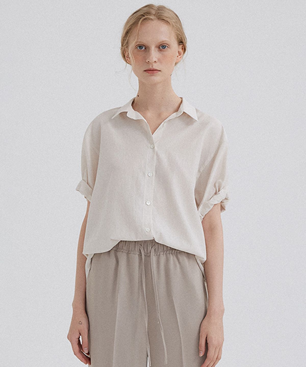링서울(LINGSEOUL) roll-up blouse-light beige