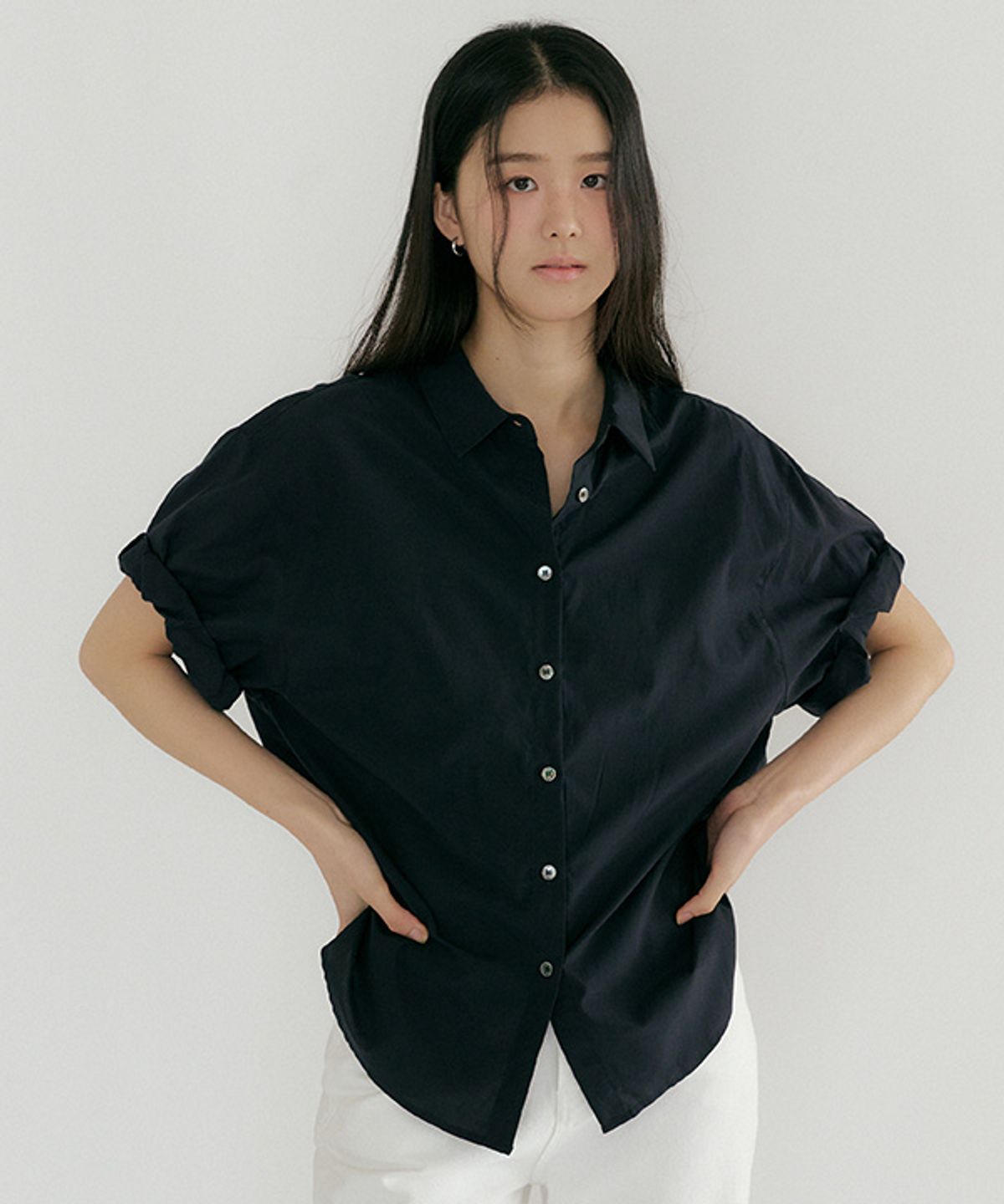링서울(LINGSEOUL) roll-up blouse-navy