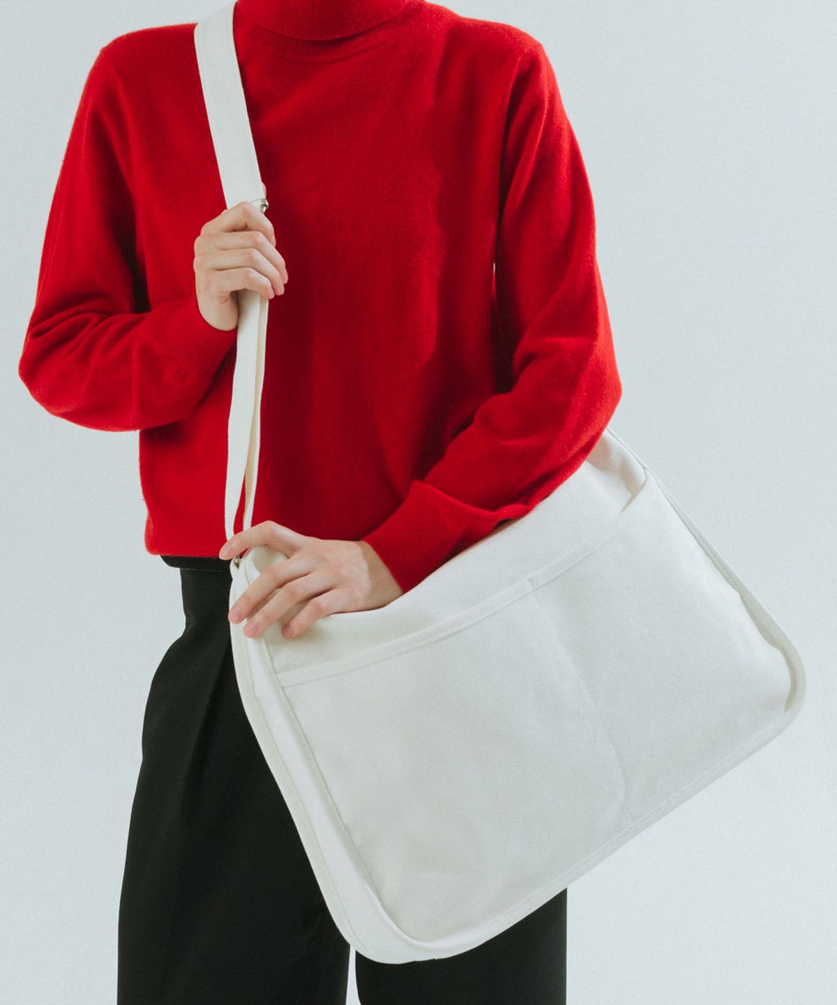 톰투머로우(TOMTOMORROW) U trapezium bag [white]