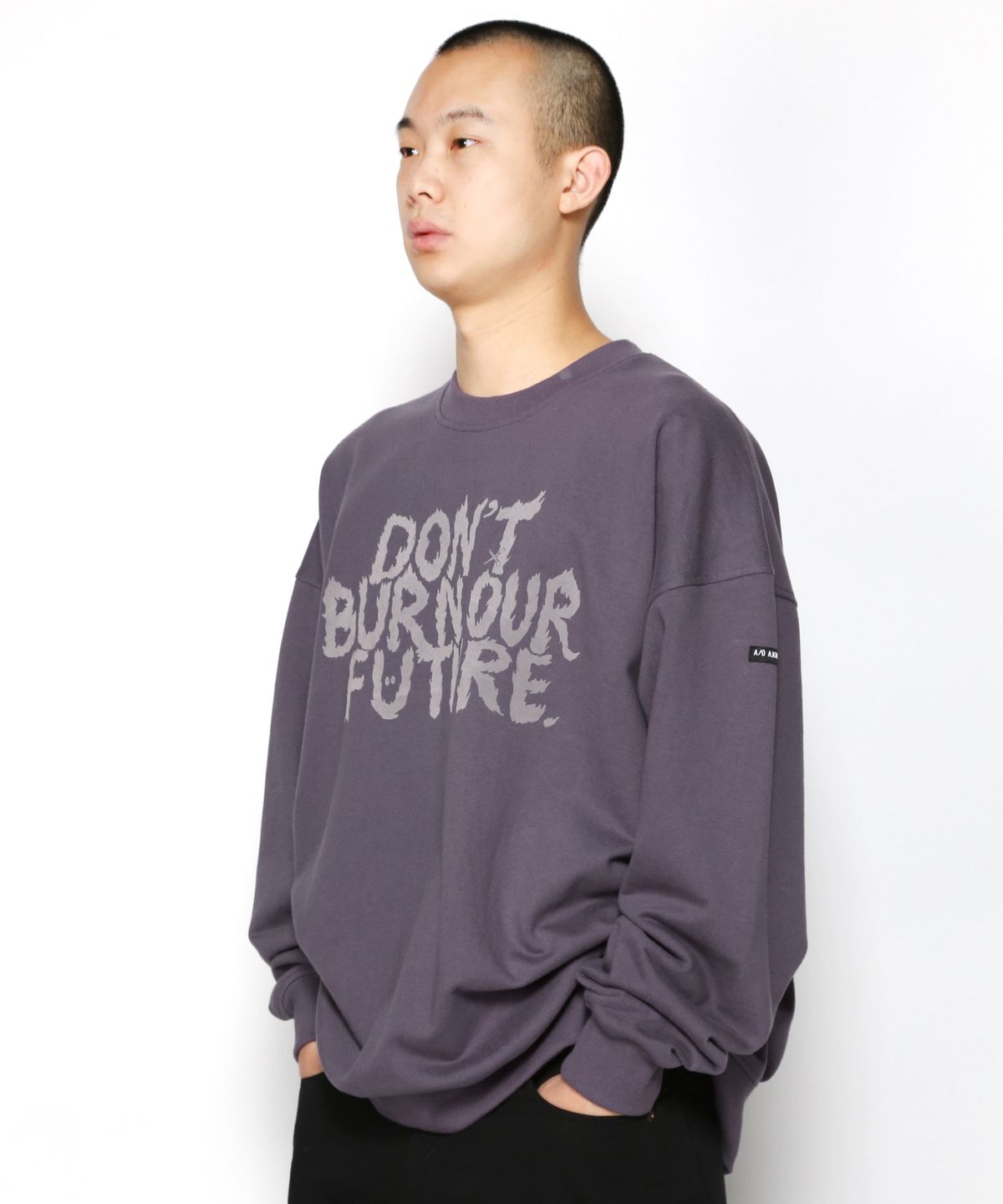 아조바이아조(AJOBYAJO) Flocked (19) Slogan Sweatshirt [Purple]