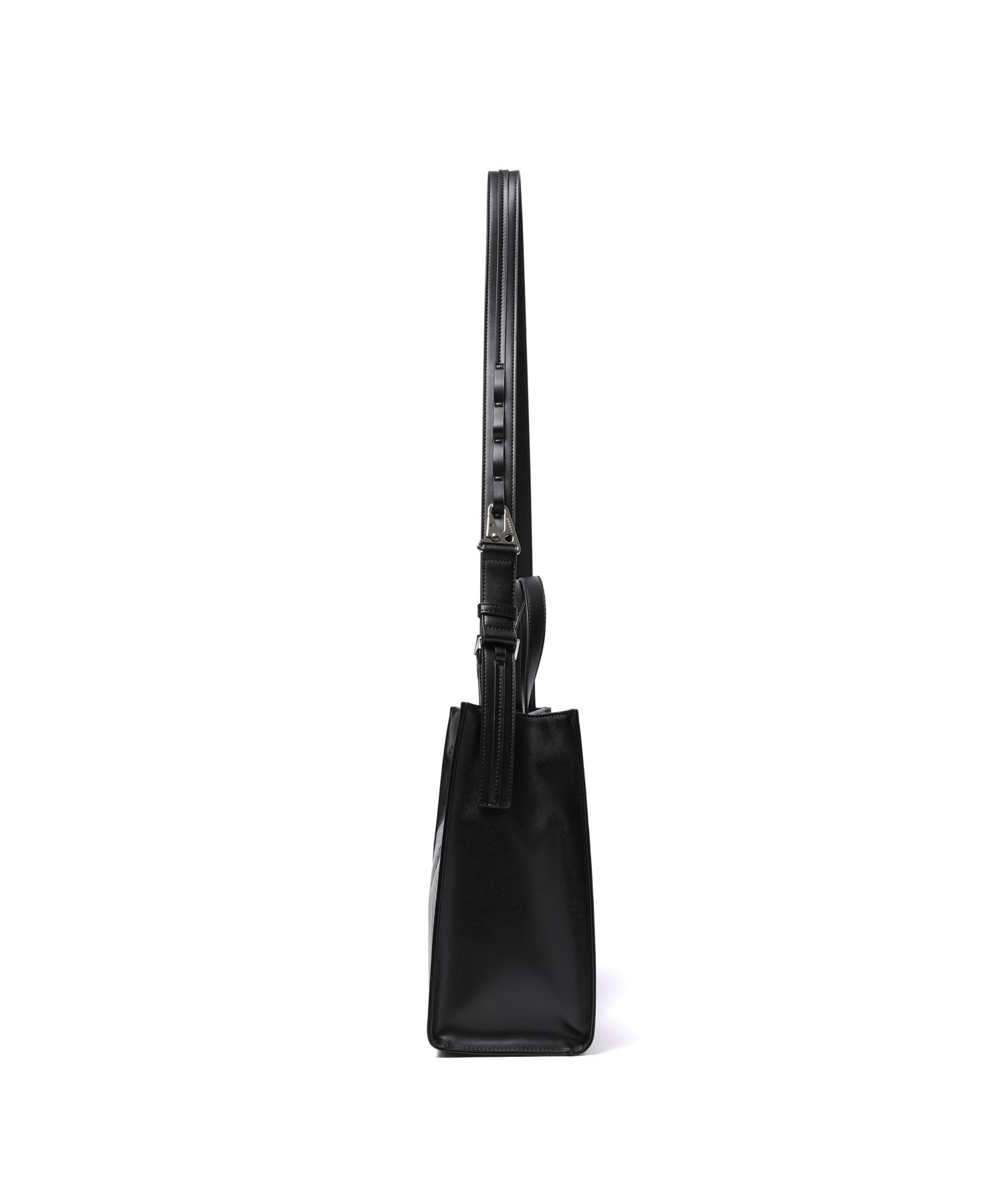 MUSINSA公式 | ADDOFF PUNCHING LOGO BAG BLACK