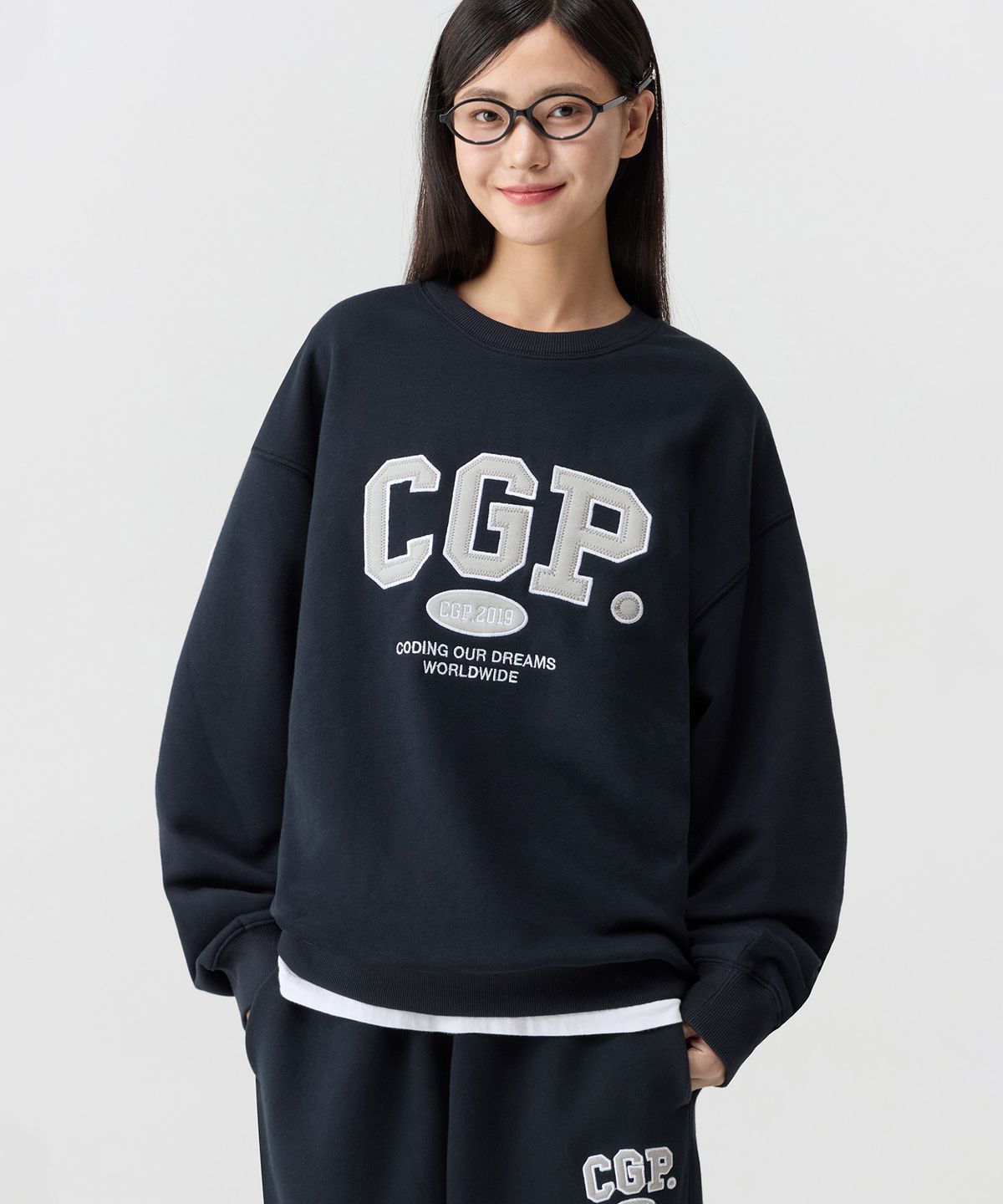 코드그라피(CGP) CGP 아치 로고 맨투맨_네이비BDW