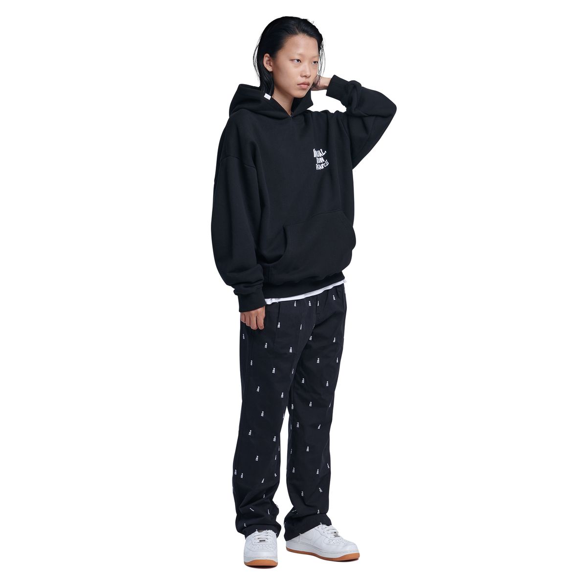 노매뉴얼(NOMANUAL) DOODLE LOGO HOODIE - BLACK