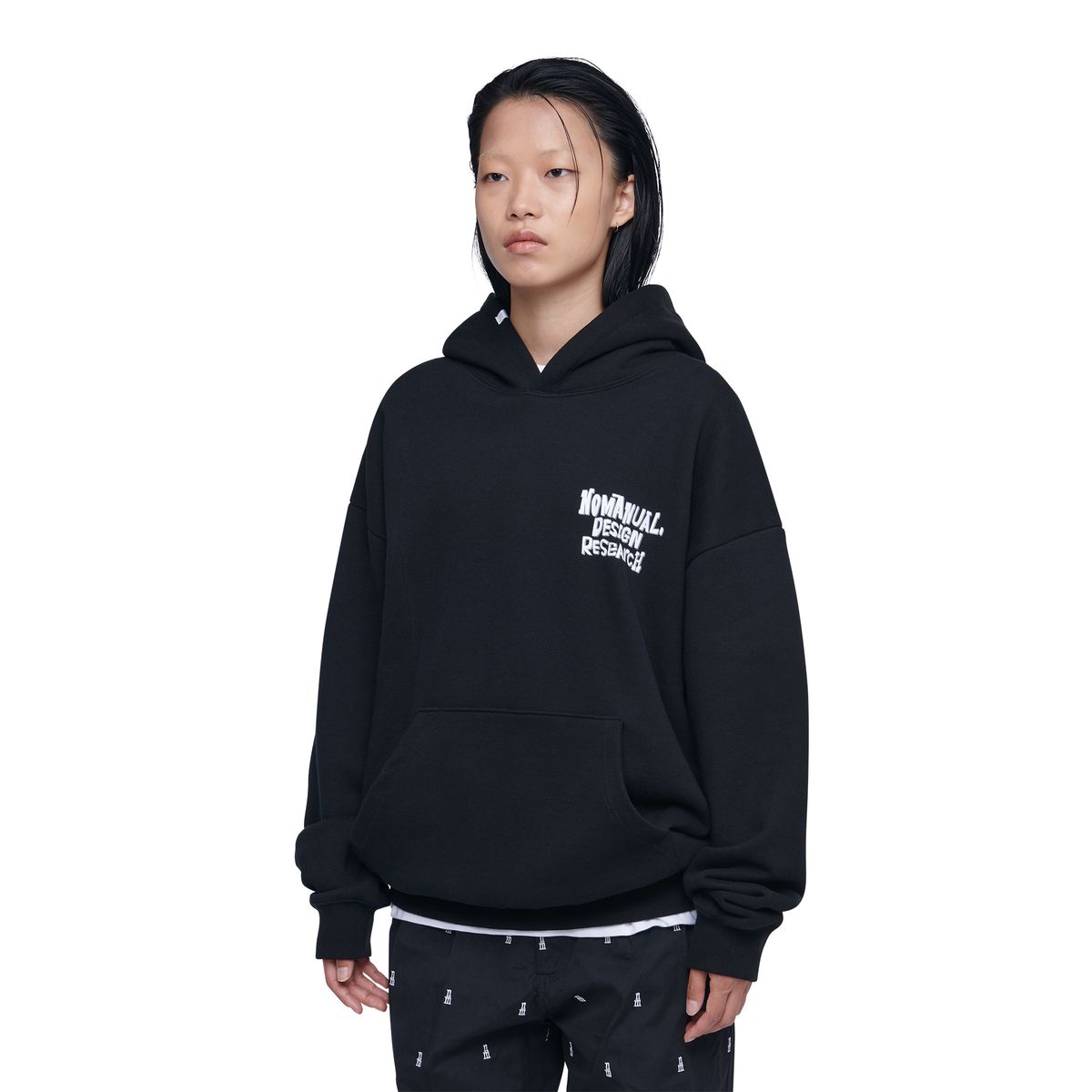 노매뉴얼(NOMANUAL) DOODLE LOGO HOODIE - BLACK