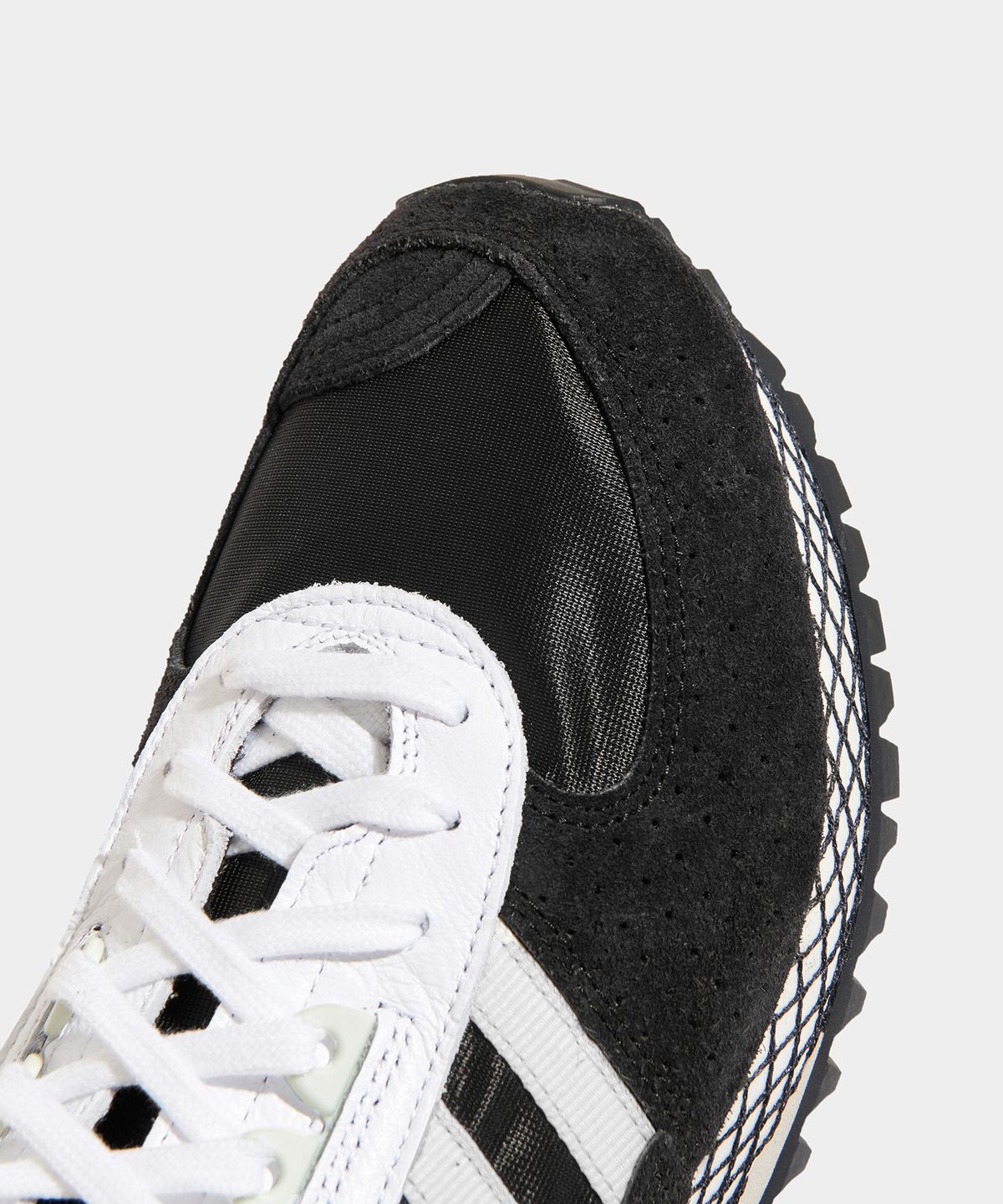 아디다스(ADIDAS) 시티 마라톤 PT - 블랙:화이트 / M19166