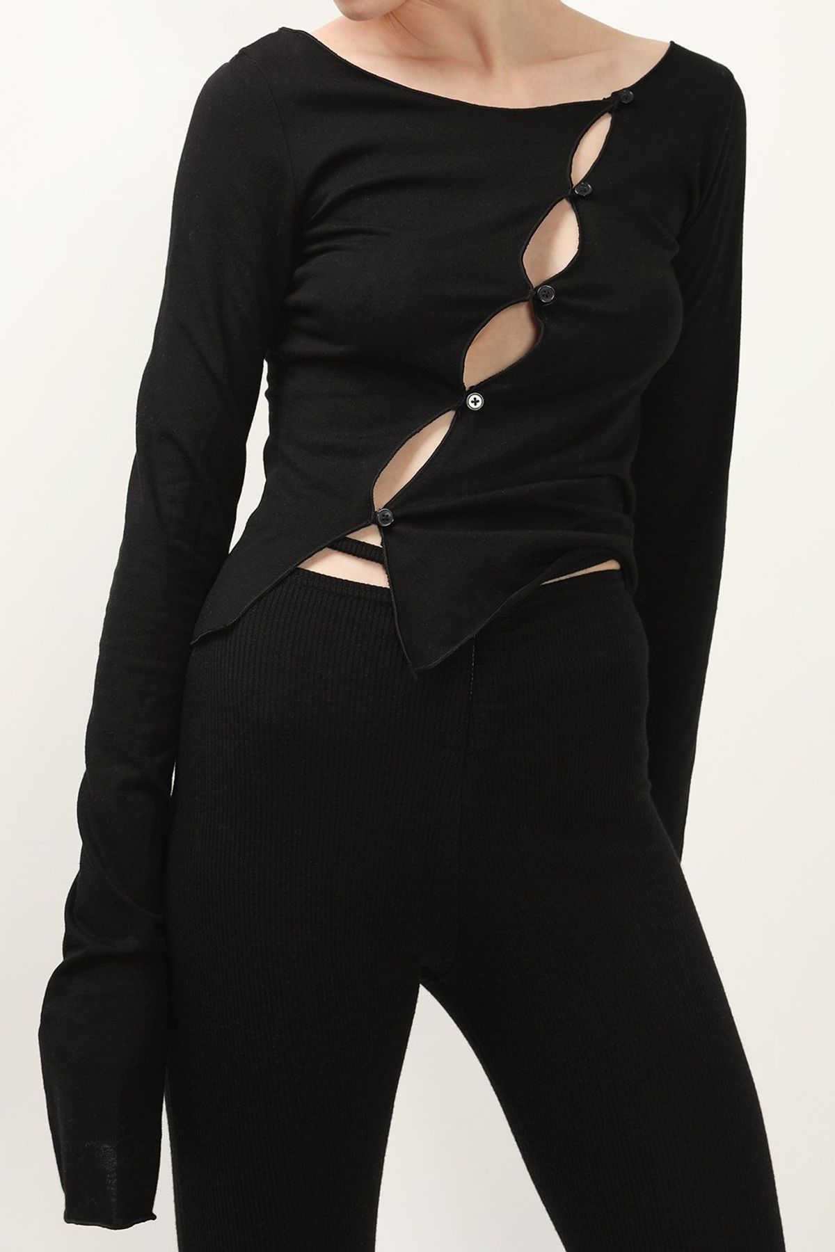 스토레츠(STORETS) Nadia Diagonal Button Down Cardigan