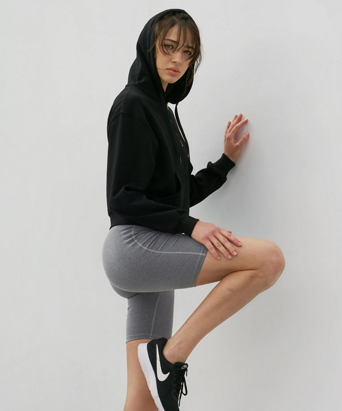 데비웨어(DEVIWEAR) 헨디 반집업 후드티 DEVI-T0065-블랙