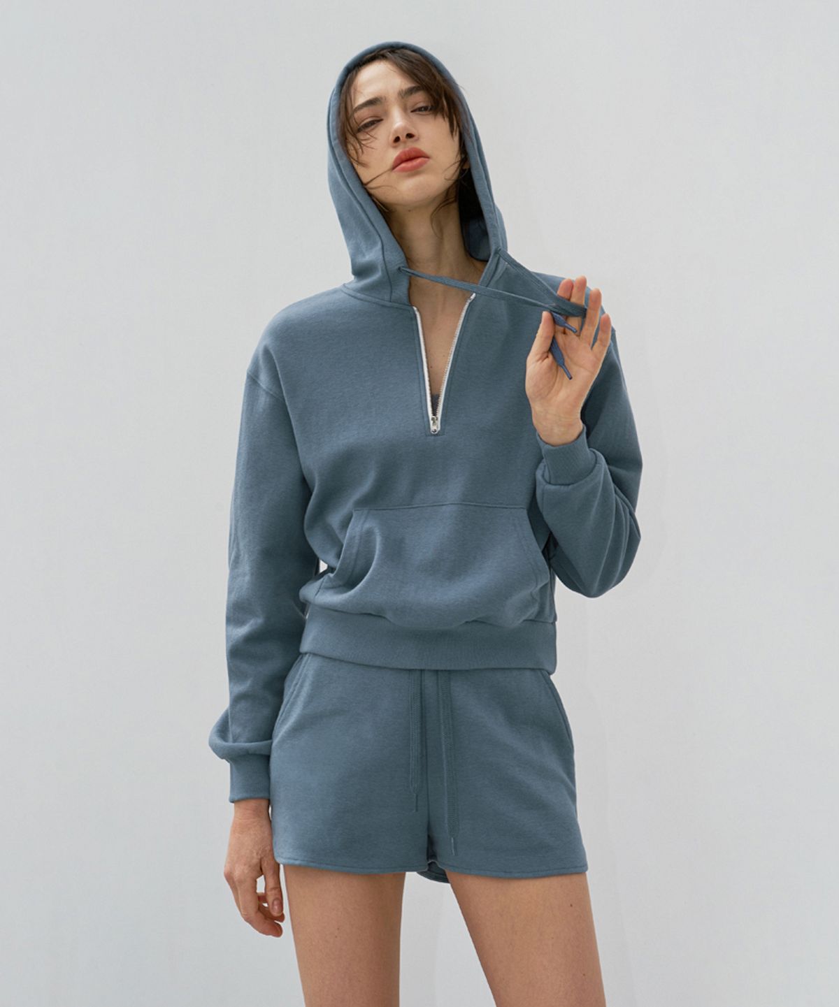 데비웨어(DEVIWEAR) 헨디 반집업 후드티 DEVI-T0065-블루