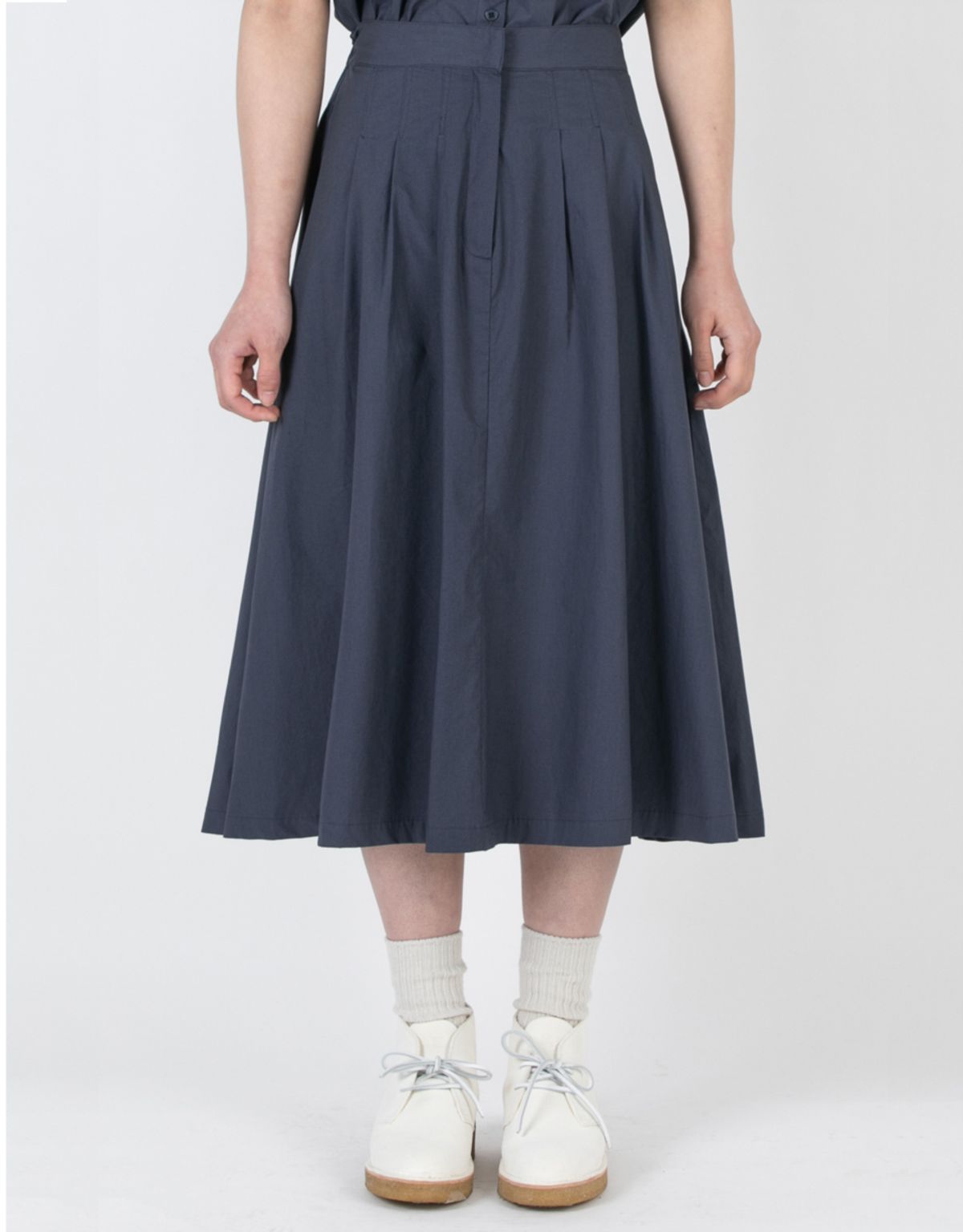 버나드밀즈(BERNARD MILLS) OBLONG PLEATED SKIRT - NAVY