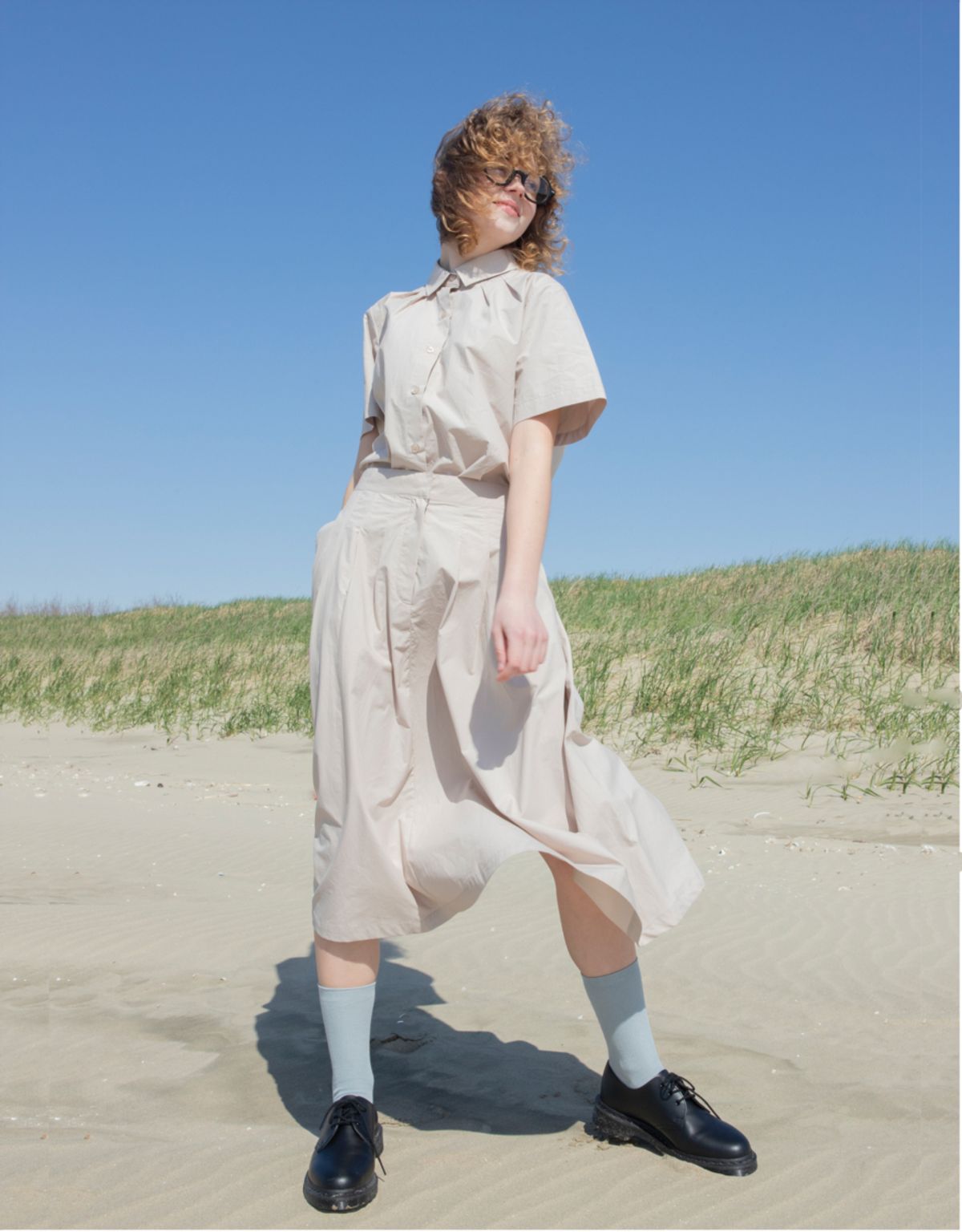 버나드밀즈(BERNARD MILLS) OBLONG PLEATED SKIRT - BEIGE