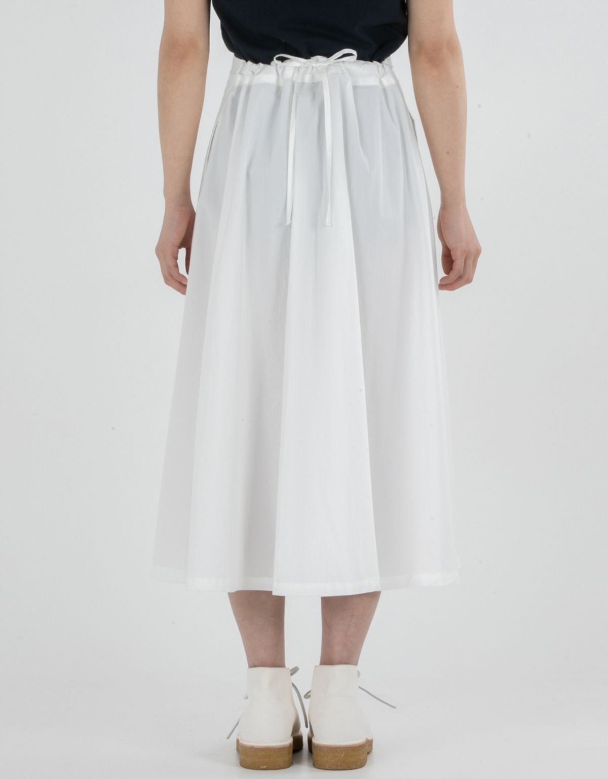 버나드밀즈(BERNARD MILLS) OBLONG PLEATED SKIRT - WHITE