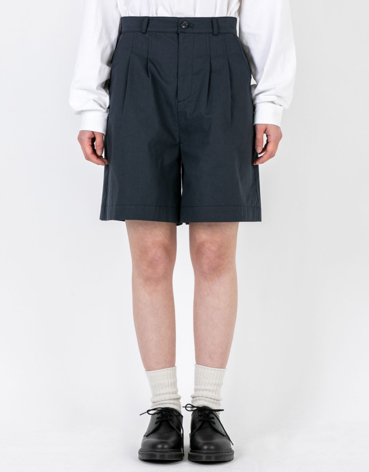 버나드밀즈(BERNARD MILLS) DOUBLE PLEATED WIDE SHORTS - NAVY
