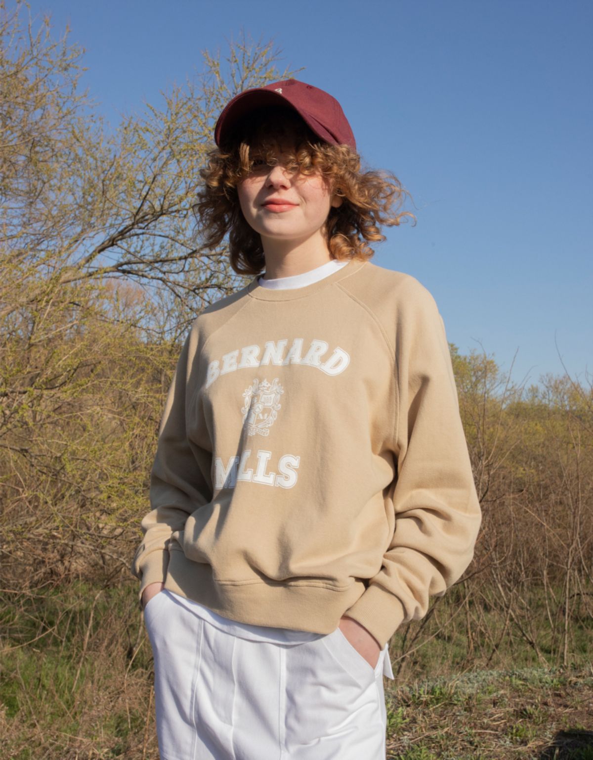 버나드밀즈(BERNARD MILLS) EMBLEM LOGO SWEAT SHIRT - BEIGE