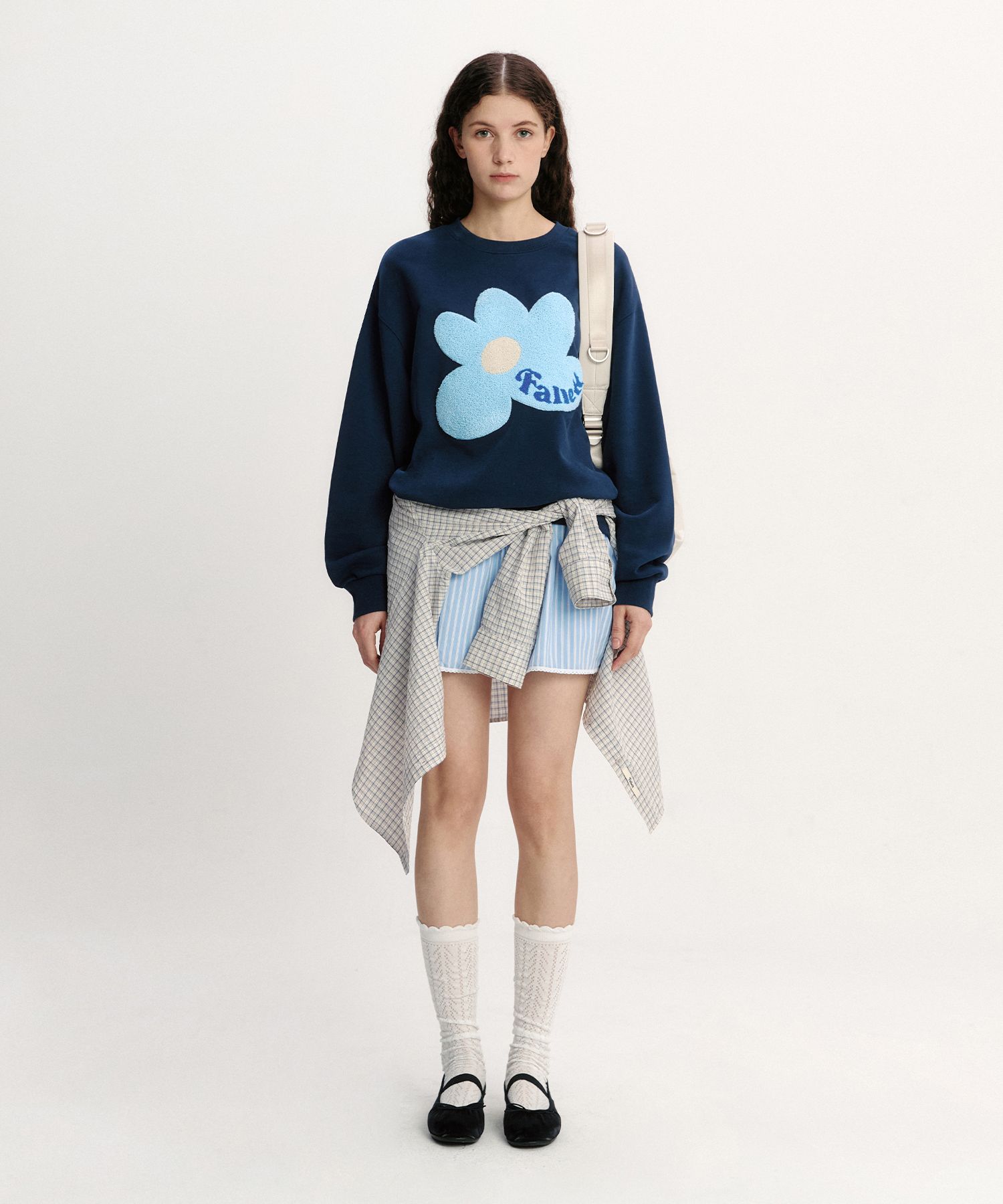 MUSINSA | FALLETT Boucle Flower Sweatshirt Navy
