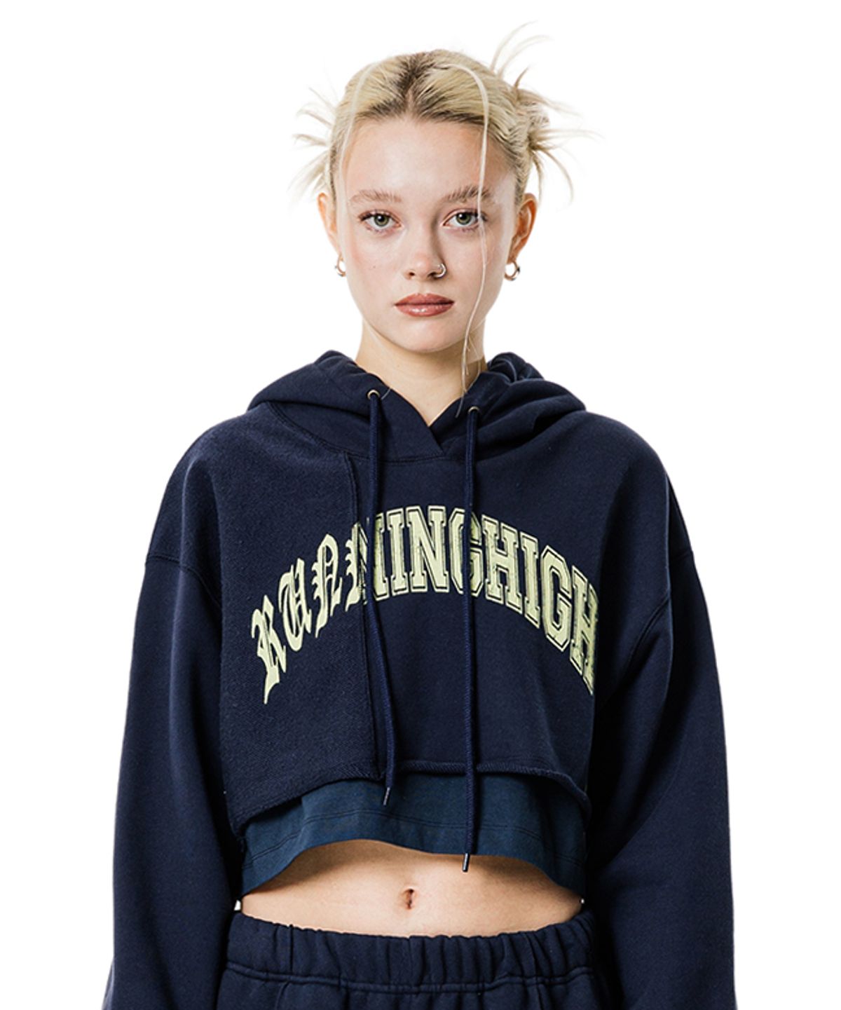 러닝하이(RUNNINGHIGH) 아치로고 레이어드 크롭 후디 [네이비]