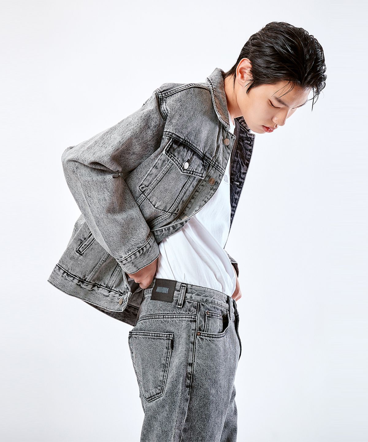 필로그램(PHILOGRAM) 블랙 스노우 데님 자켓