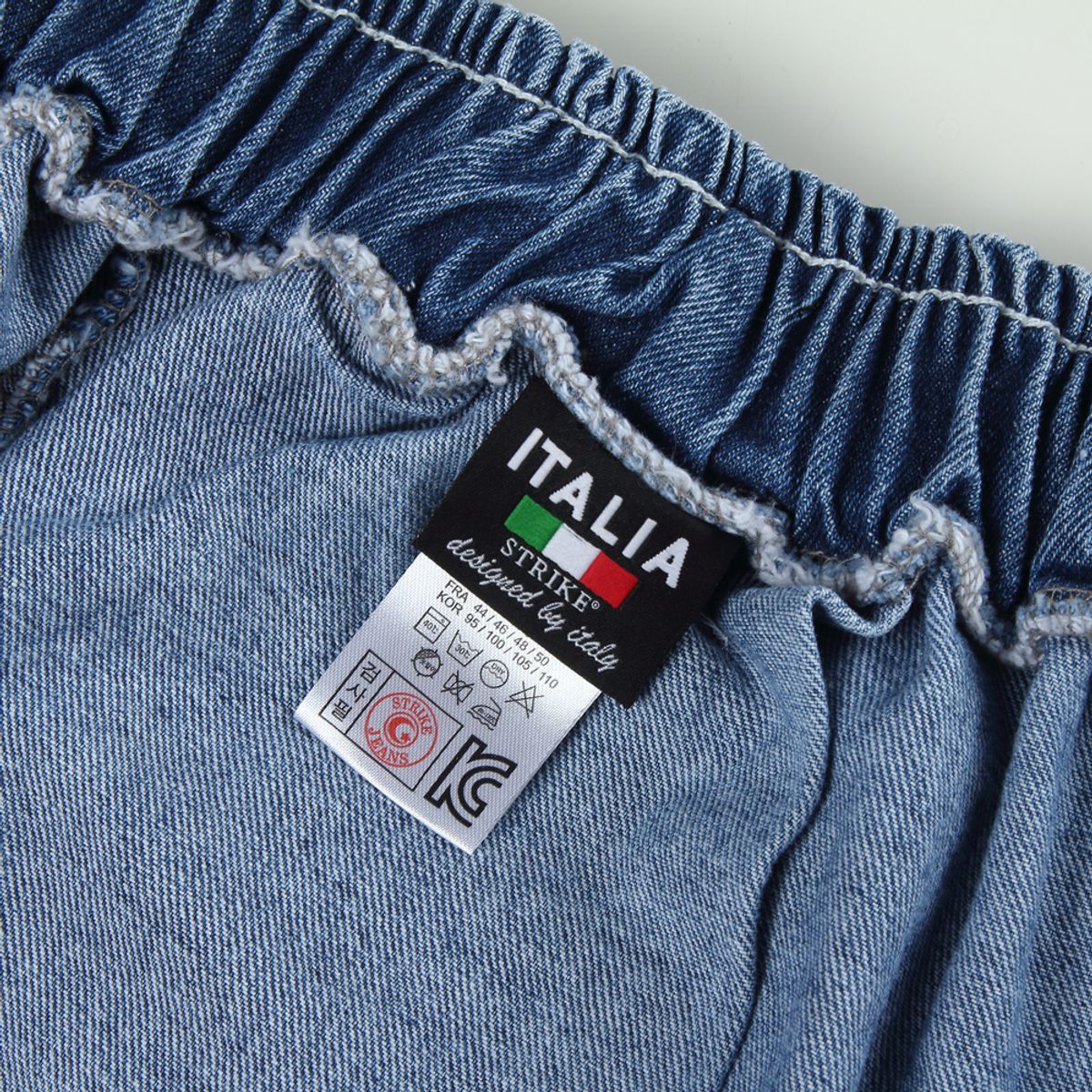 스트라이크(STRIKE) Waist Banding Denim Graffiti Art Half Pants