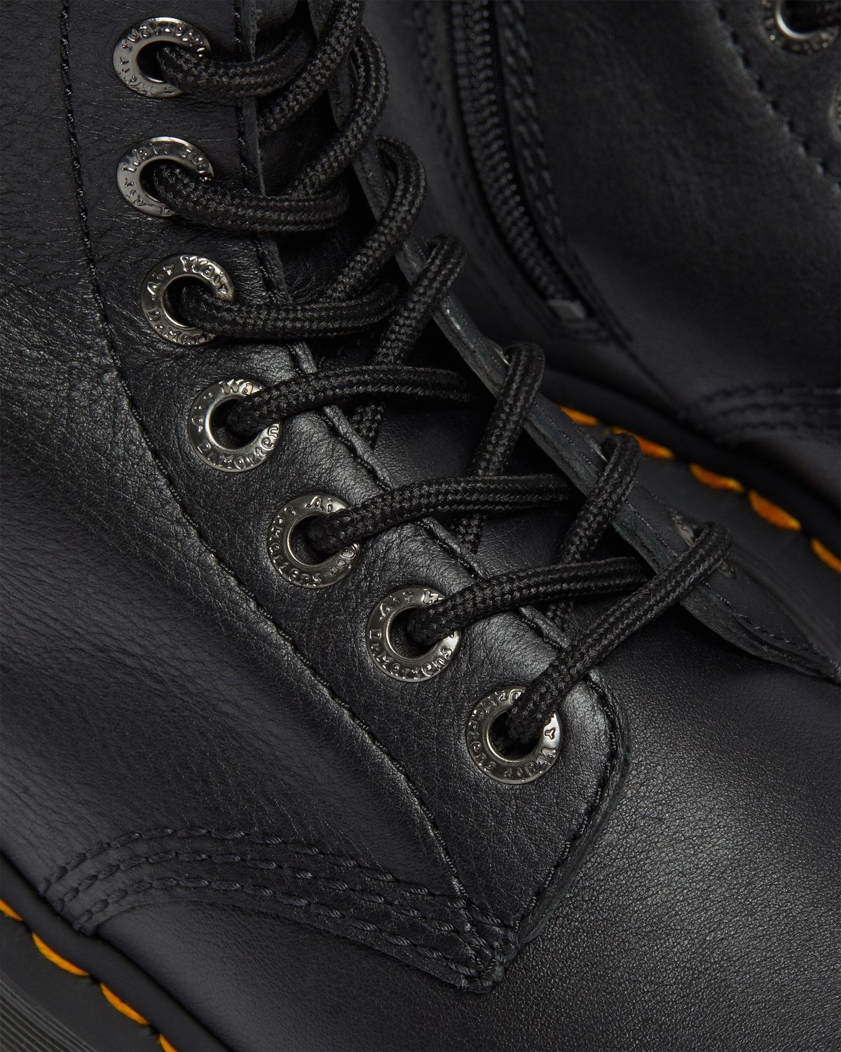 닥터마틴(DR.MARTENS) 1B60 벡스