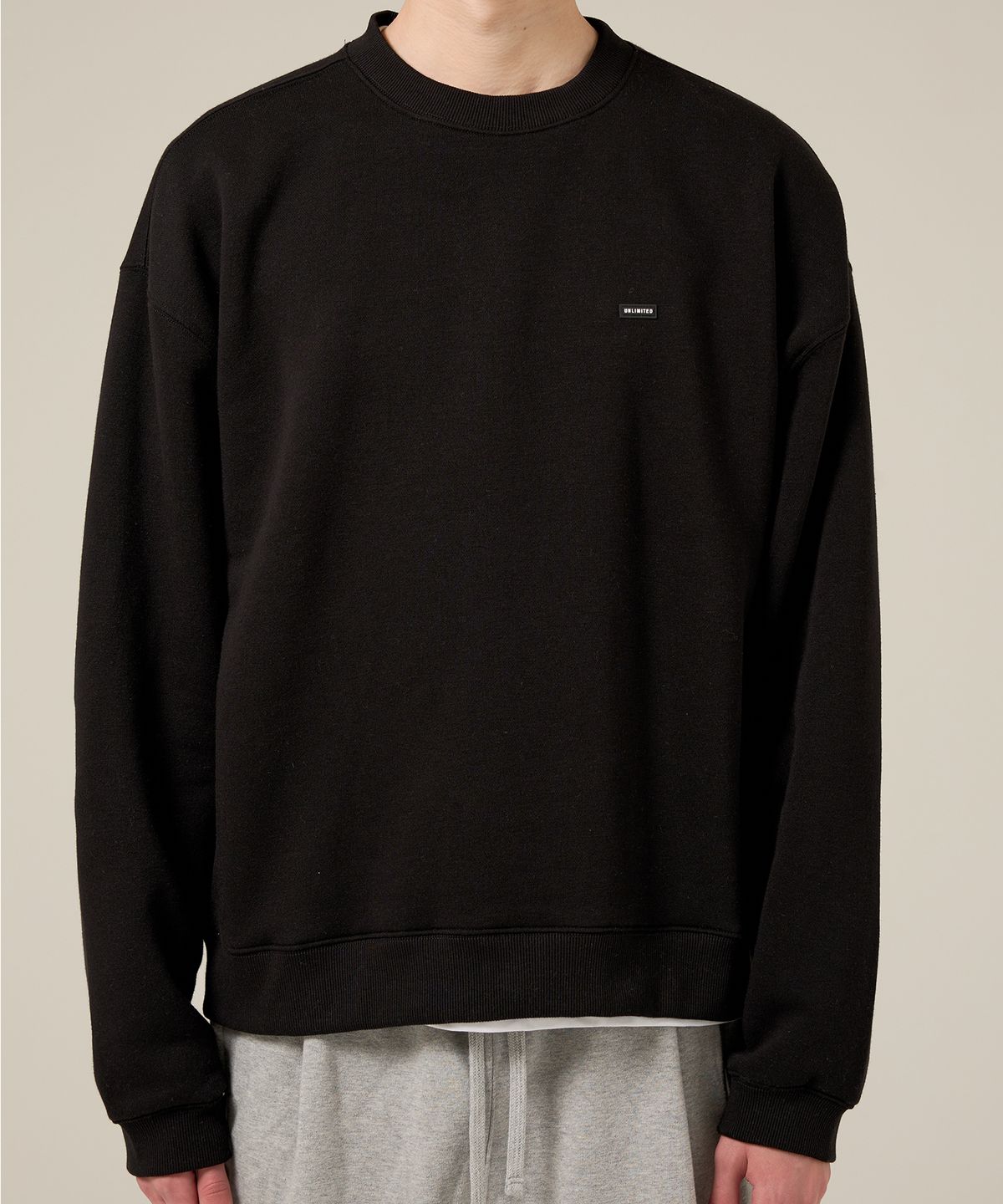 언리미트(UNLIMIT) Rubber Crewneck (U21DTTS51)