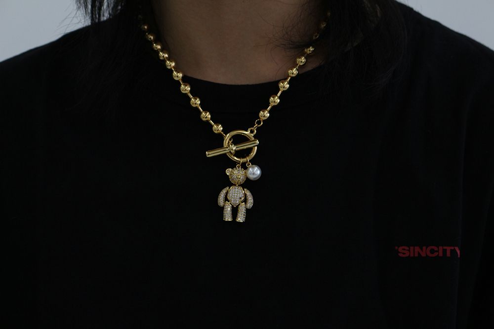【BLACKPURPLE】happy bear necklace MUSINSA | BLACK PURPLE Happy Bear Necklace - Gold
